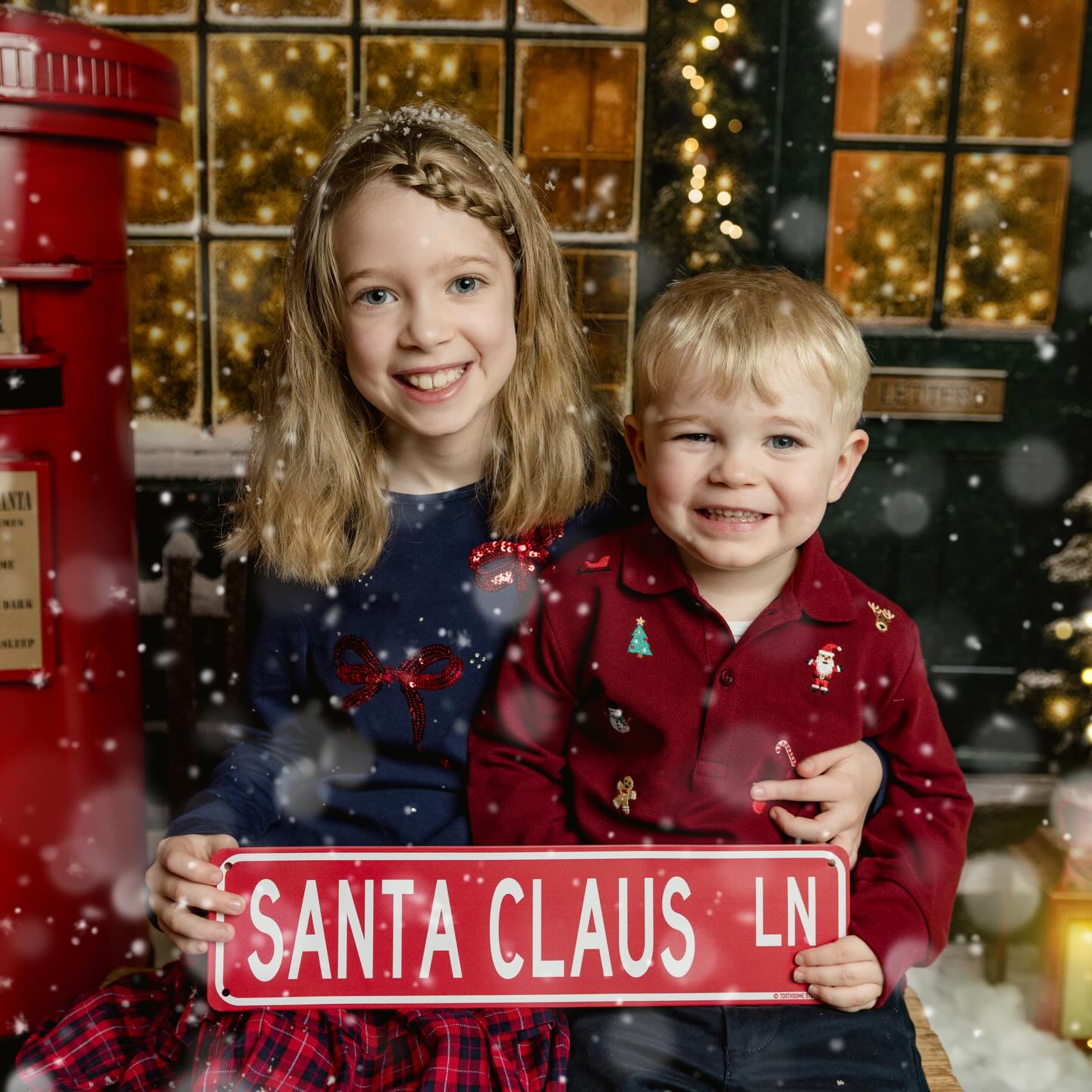 Two of my favourite little people who I’ve known since they were just days old!
#christmasphotos #christmasminisessions #salisburychristmasphotoshoot #rachelburnsidephotography #wiltshirechristmasphotoshoot