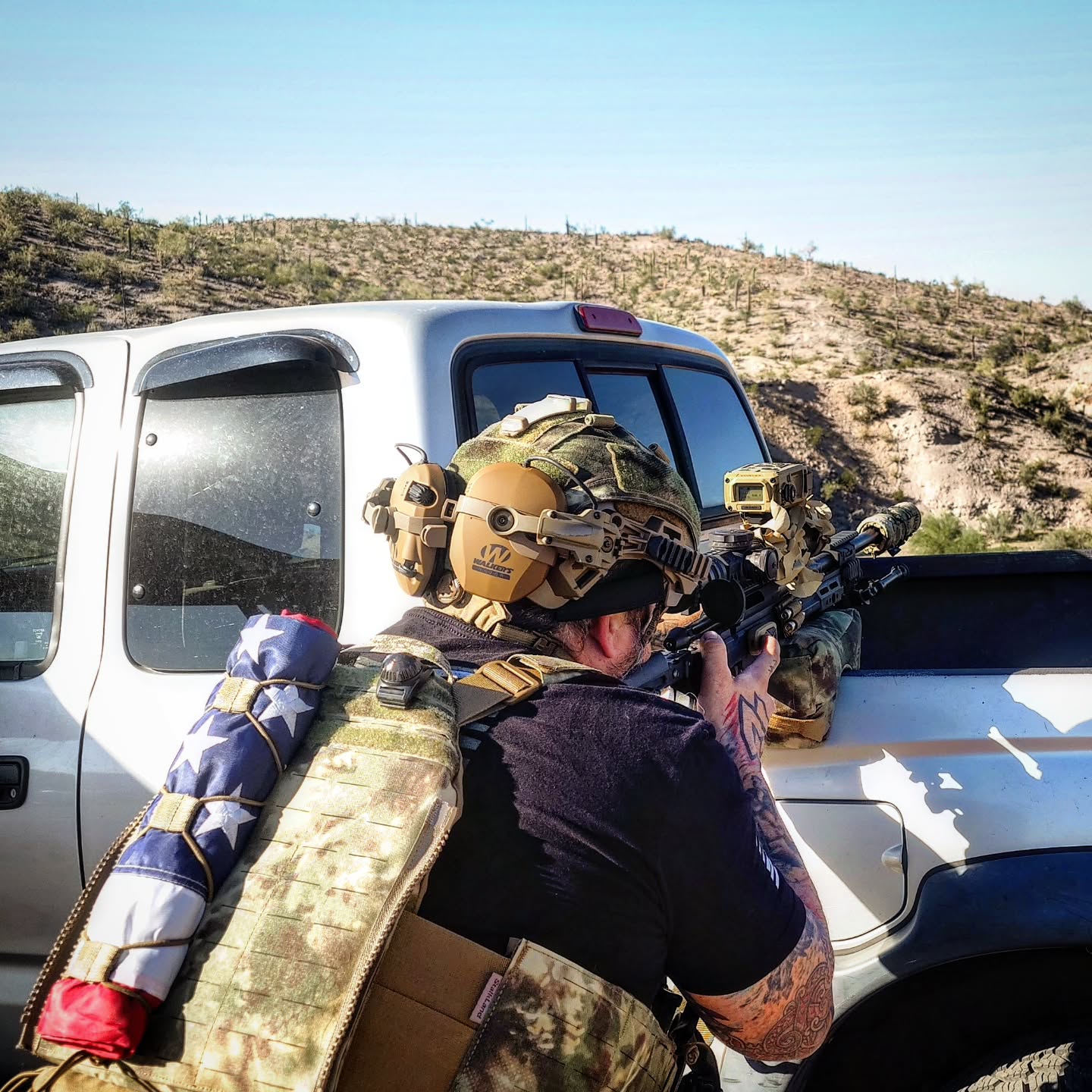 A little Alternative Firing Position work with StalkLand Carrier System and @armageddongear support bag🤘🏻👌🏻
@mmitextiles @brookwoodcompanies