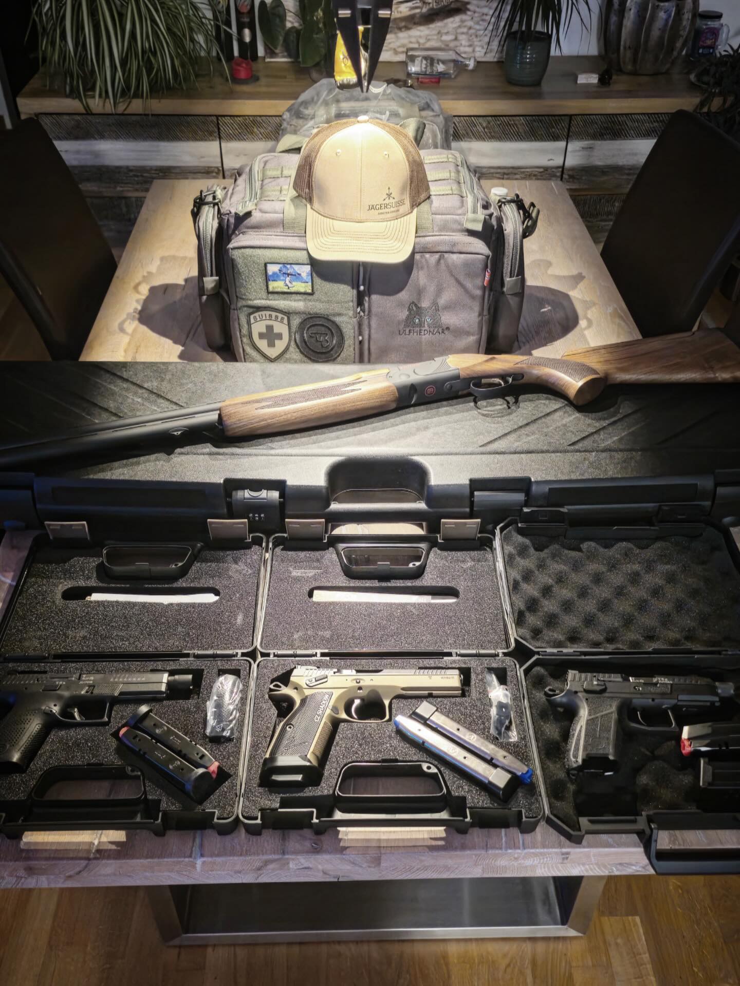 Danke an diesen Neukunden, welcher sich den letzten WES 2025 perfekt eingeteilt hat 😂. Diese Express-Lieferung war mir eine Ehre! See you soon am Männeryoga. 🌿 Grazie a questo nuovo cliente che ha organizzato alla perfezione l'ultimo WES 2025. 😂. È stato un onore per me effettuare questa consegna espressa! Ci vediamo presto allo yoga per uomini. #armeriagrigioni