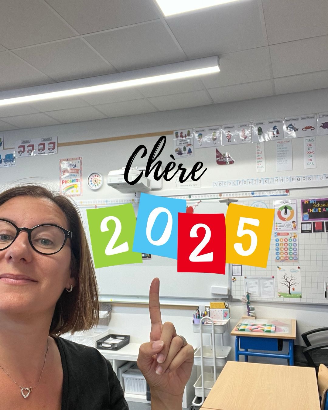 2•0•2•5
▶️ Et toi, tu es déjà nostalgique de ton année 2025 ou tu as envie de passer très viiiiiite à 2026 ?
Une très belle année pour moi même si depuis septembre je ne fais que bosser entre la gestion de classe pas facile et le boulot (classe + edition) mais je suis curieuse de voir ce que 2026 me réserve … !
Bonne dernière journée de 2025 !
Merci d’être là et de me soutenir dans mes projets !
Maitresselili_lh ✨
#maitresselililh #teampe #cm1 #cm2 #autrice