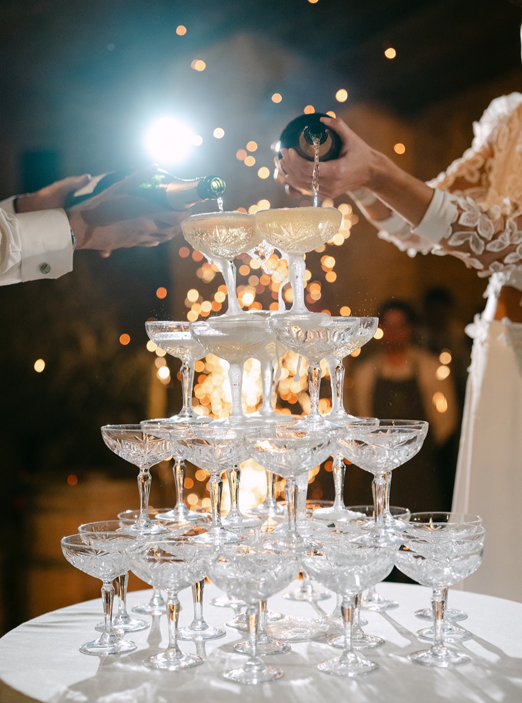 Bonne année 2026 🔥
Merci pour tous ces moments de joie, de rires et d’émotions partagés 🤍
On vous souhaite une année douce, lumineuse et remplie d’amour.
Hâte de vous retrouver au Domaine pour créer encore de beaux souvenirs !
Estelle & Julien
Happy New Year 2026 🔥
Thank you for all the joy, laughter and beautiful moments shared 🤍
We wish you a gentle, bright year filled with love.
We can’t wait to welcome you back to the Domaine and create many more special memories !
Estelle & Julien
Photographes :
@beatrice_thequirky @laurineblly @elielle.fr
#bonneannée2026 #domainedevalbonne #love #gratitude #momentspartages #weddingvibes #destinationwedding #provence #suddelafrance #lieudemariage #weddinginspiratíon #happynewyear2026 #sharedmoments #southoffrance #weddingvenue