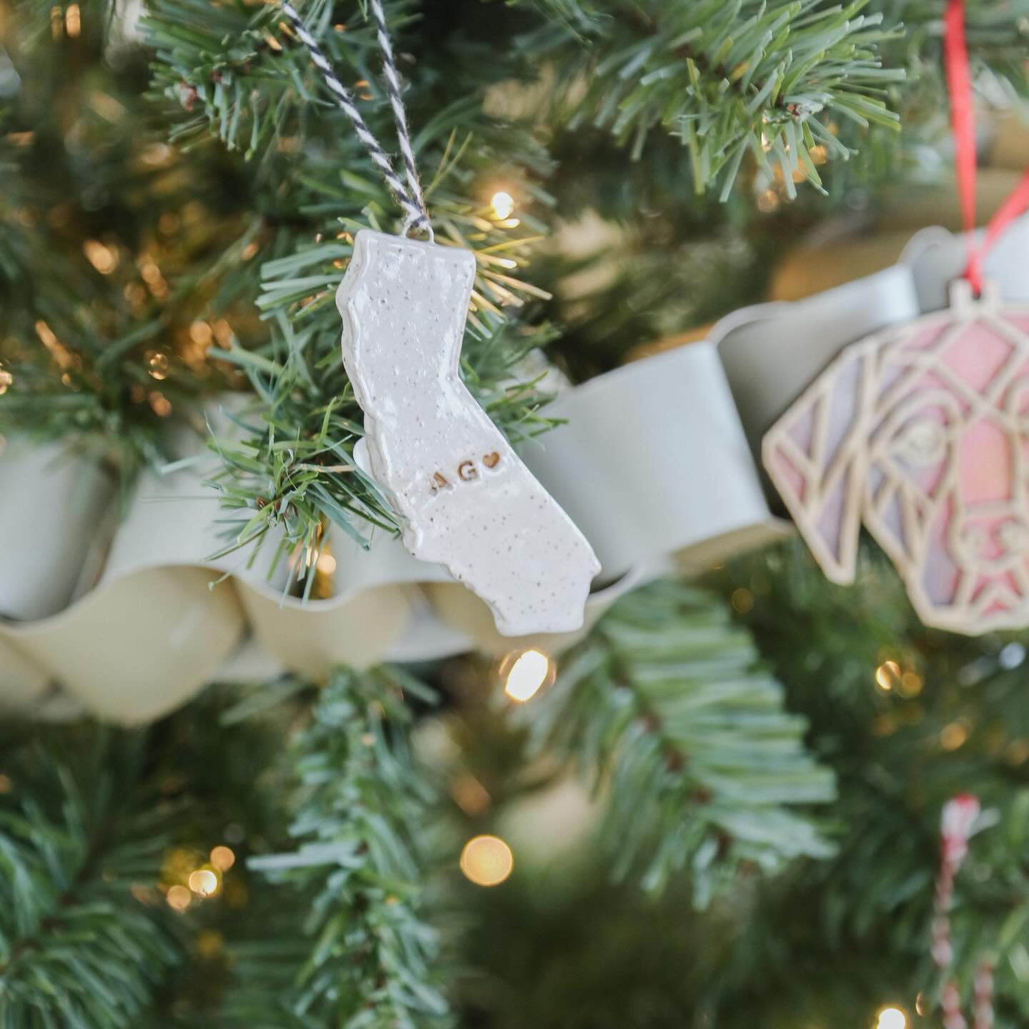 This was such a great holiday season! Thank you to everyone @hellocreativeslo and all the people who shopped local 💕 This was so beautiful! If you didn’t have a chance to shop, DM me 🥰 I still have some discounted product available for purchase. Thank you!!