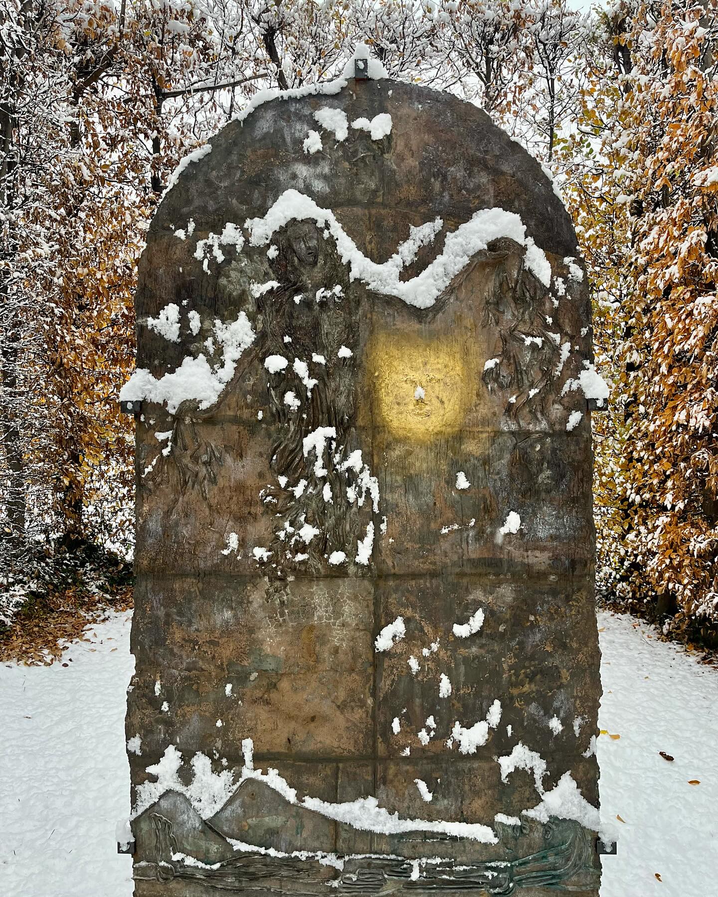 Danke an alle Künstler*innen, der Familie Höllrigl, allen Sponsoren, und den Mithelfenden, die dieses Jahr Unterstützend mit gewirkt haben und zum Gelingen der Jahresaktivitäten beigetragen haben. 🍀🌺🎉
🙏 Marktgemeinde Lana
🙏 Stiftung Südtiroler Sparkasse
🙏 Autonome Provinz Bozen – Südtirol
🙏 Raiffeisen Lana
🙏 Tischlerei Holzidee
🙏 Gemeinde Tscherms
🙏 Amt für Kultur
@kraenzelhof