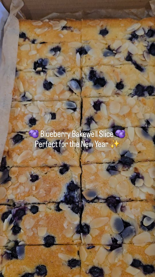 Happy New Year ✨️
We are heading into 2026 with our Blueberry Bakewell Slice 🎇
It's a lighter version of our traditional Frangipane - made with an almond sponge & packed with blueberries 🫐
Perfect if you've eaten all the chocolate you can handle 😉
#layerd_cakes
#allbutterbakes #bakefromscratch #coffeeshoptreats #eatgoodcake #coffeeshopsupply #bakewellslice #instabake #2026 #yorkshirecakes