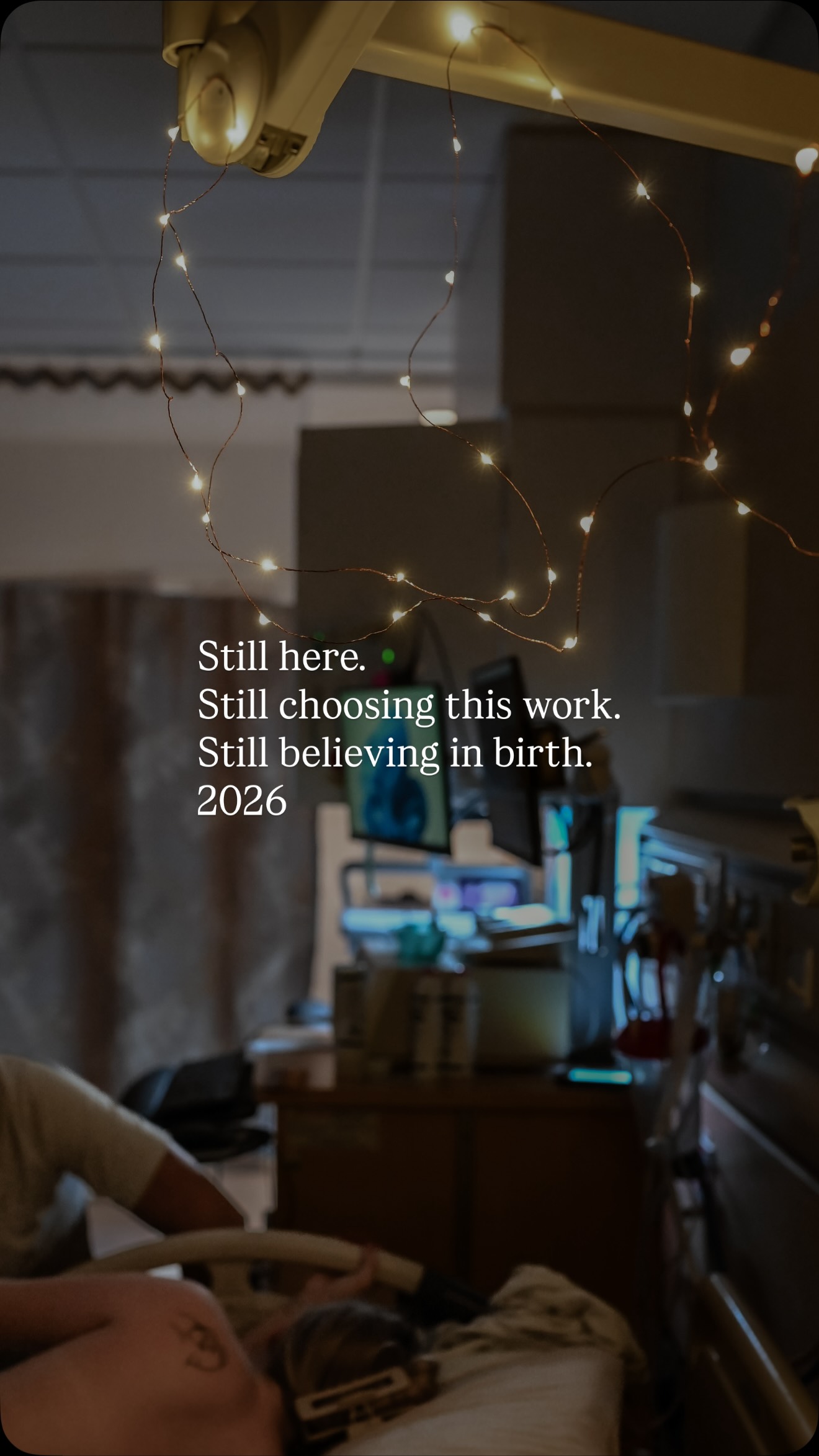 First post of 2026.
No rebrand.
No hustle manifesto.
Just me—Kristy, your little doula on the prairie—still here, still choosing this work.
Still believing birth deserves slowness, softness, and someone steady in the room.
This year I’m rooting deeper.
More presence.
More care—for families and myself.
If you’re growing a baby, a better version of yourself, or simply learning how to rest again—
welcome. I’m glad you found your way here. 🧡🌾
#doulasofinstagram #canadiandoula #birthsupport #yegbirth #prairiewomen