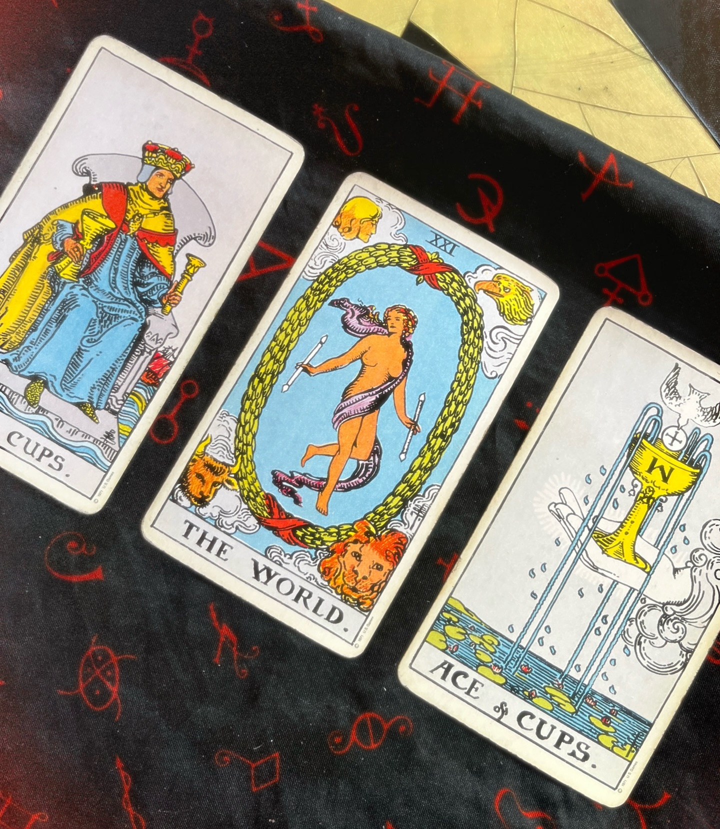 When the new year reading is this good ❤️🔥🤘🎆 Find out yours by booking via link in Bio ✨