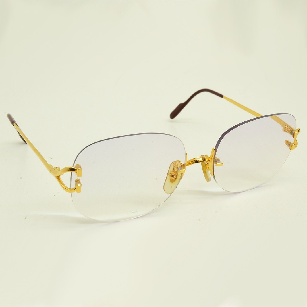 When it comes to vintage gold plated and rimless Cartier glasses, our options are endless.
#designer #fashion #authentic #secondhand #secondhandfashion #vintage #sunglasses #cartier #glasses #eyeglasses #decor #rimless #large