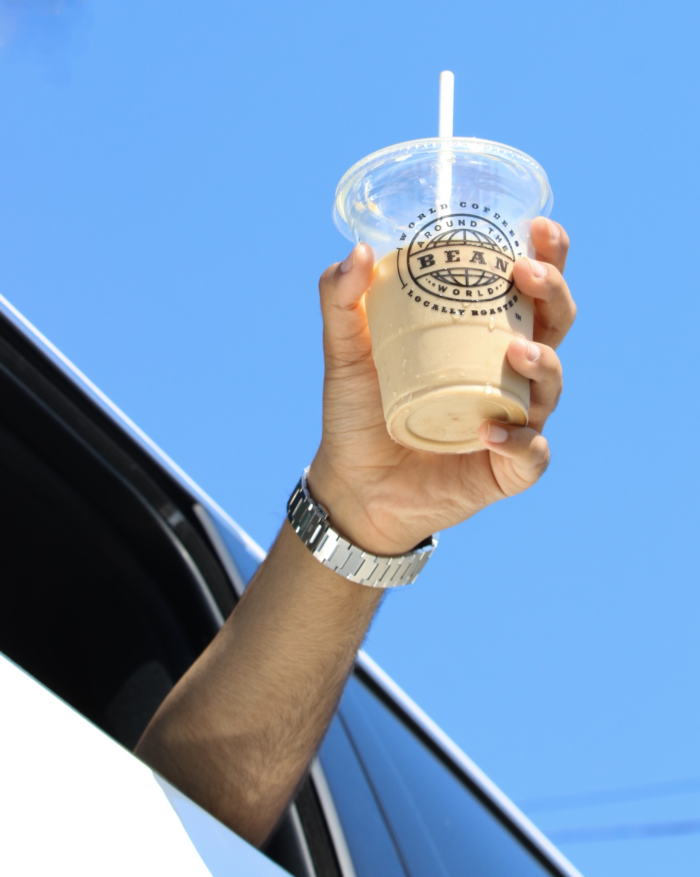 A few shots from a shoot we did with Bean Around the World, Pemberton Ave. Coffee, baked goods, and the everyday rhythm of a Vancouver coffee shop that’s been part of the local routine for years. Nothing staged. Just espresso, iced coffee, and the small details you notice when you spend real time in the space ☕️