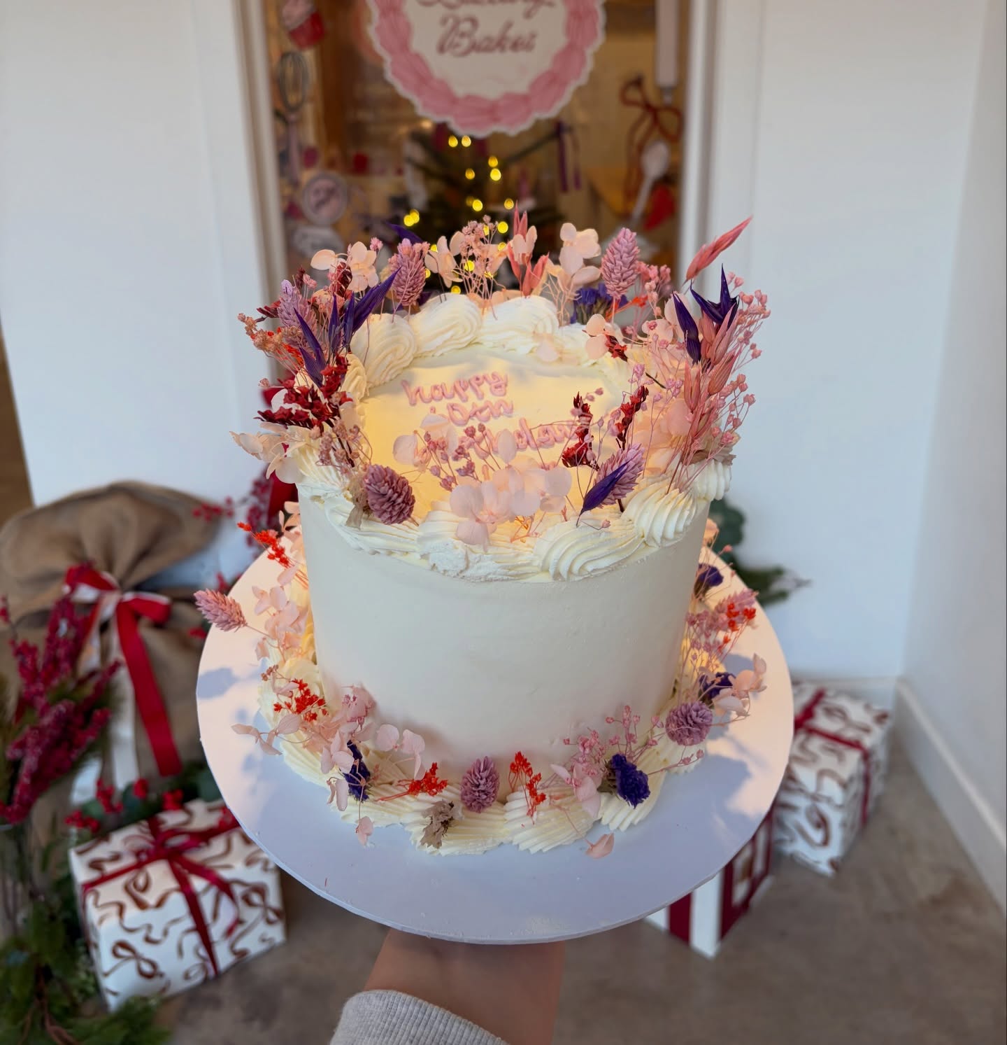 recent slices 🍰✨
oo december was a fabulous month for cakeeee 🩷
thanks for all your lovely orders last month, so hard to pick a favourite! ✨
looking forward to getting back to bakingggg 🍰