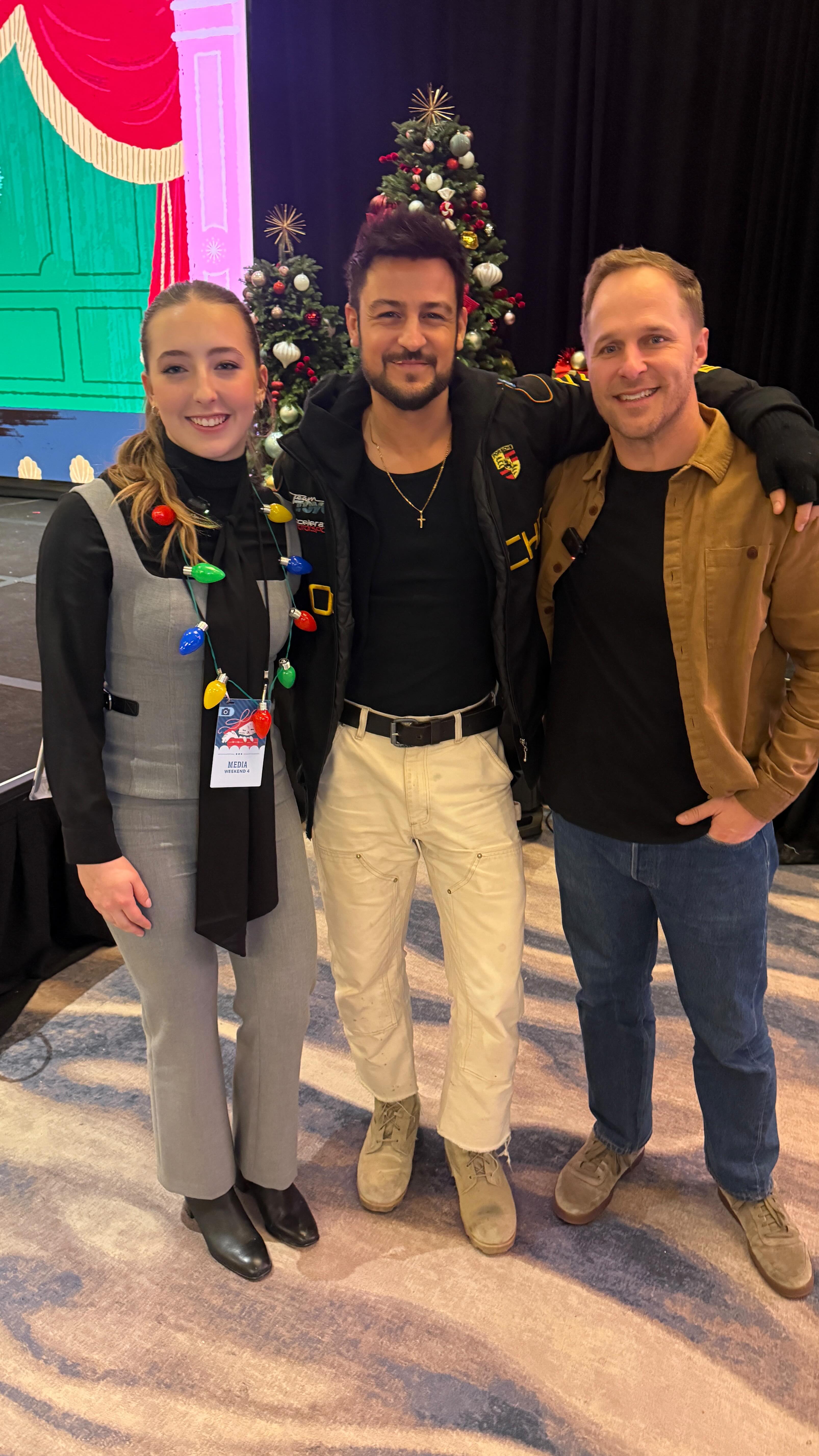 The holidays may be over yet the Hallmark Christmas Experience lives on. We had a blast going behind-the-scenes. We caught up with some @Hallmarkchannel actors, director @maclainnelson and fans on the final day of the experience. It was festive, fun, and full of Hallmark magic.🪄
#hallmarkchannel
#hallmarkchristmasexperience #hallmarkchannel @hallmarkchannelpr #kataroundtown #kansascity