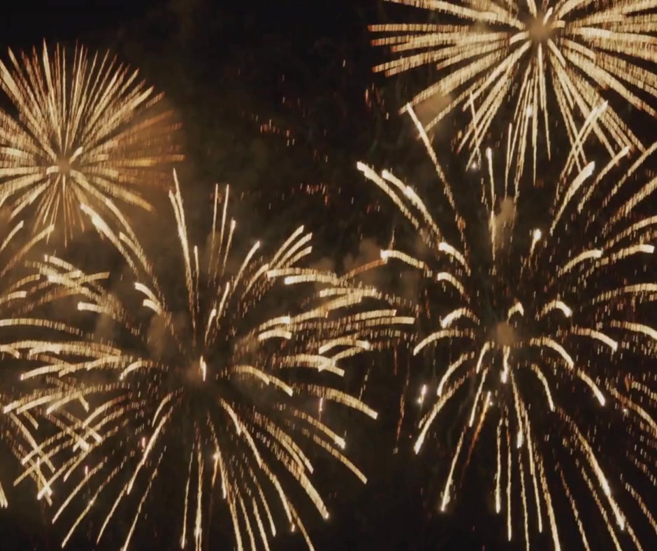 ✨🎉 Happy New Year from SunFX Canada! 🎉✨
As we step into a brand new year, we want to thank our incredible SunFX community for your continued support, passion, and trust. Here’s to more glow, more confidence, and even better results in the year ahead. We’re excited to continue bringing you clean, handcrafted, professional tanning formulas made with care and integrity. Wishing you a healthy, successful, and beautifully bronzed New Year! 🤎✨