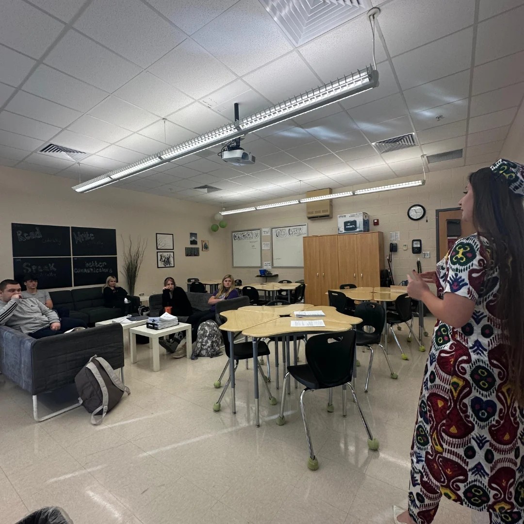 Country presentations are just one of the ways that FLEX students engage with their host high schools!
FLEX student Nazira from Tajikistan recently presented about her home country to her American classmates. Way to go, Nazira!
#FLEXProgram #Exchangeourworld