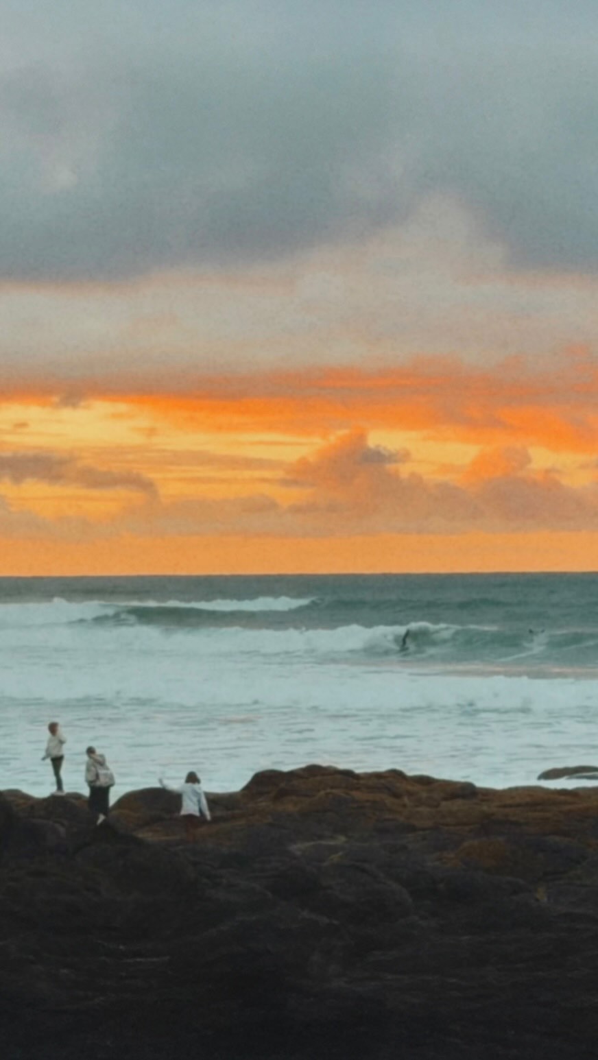 This moment on repeat, please 🧡
The last few days have been a reminder of just how special west coast sunsets are. I’d forgotten how much I learn by watching others surf, and realised how much I’ve missed surfing in general too.
#surfing #sunsetsurf #momentintime #endless #coast