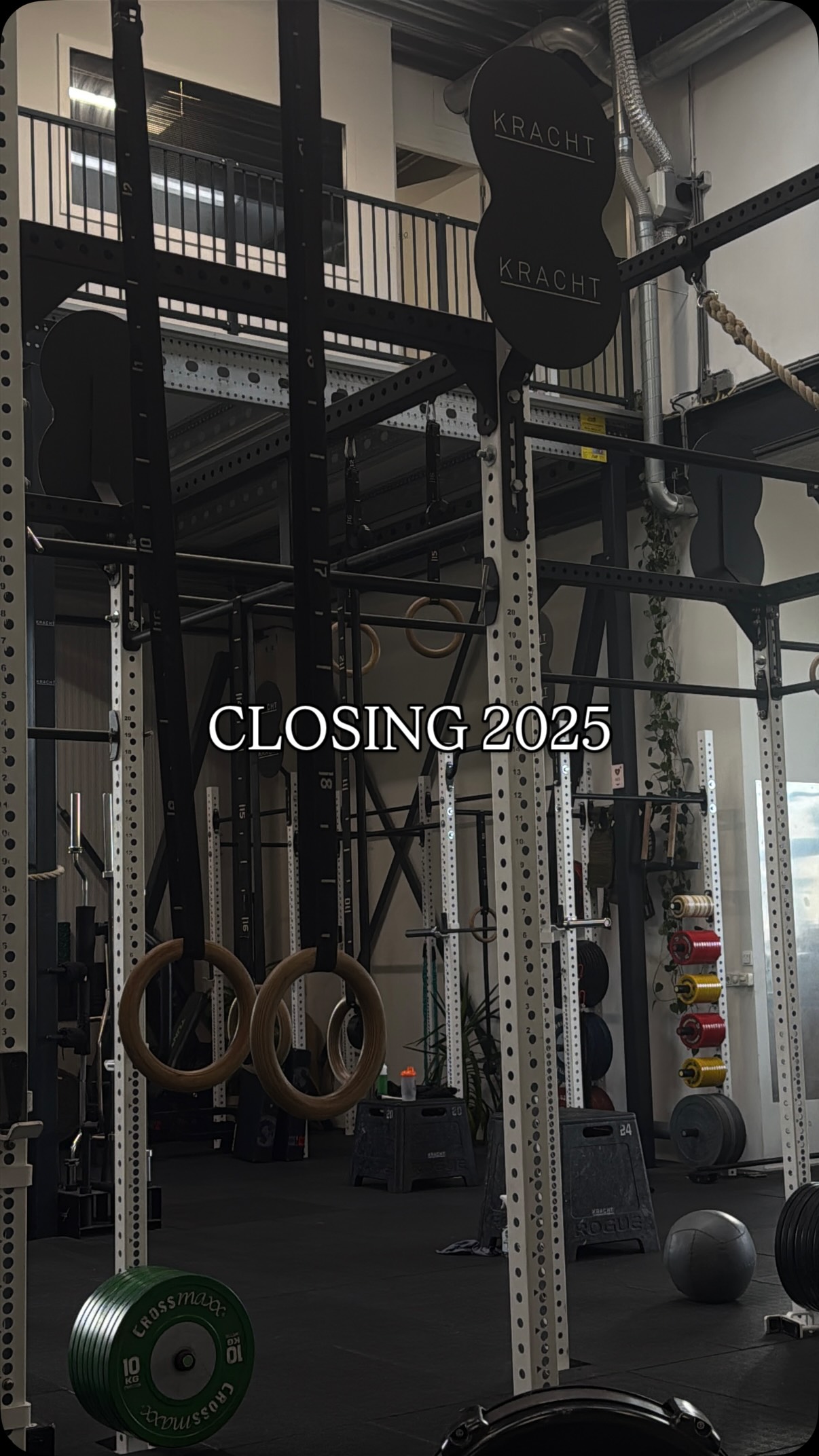 Looking back at how we closed out the year at Kracht: one last workout, a lot of laughs, shared suffering, and that Kracht energy on the floor. We showed up, pushed through, and finished 2025 the only way we know how: together.
Here’s to carrying this momentum into 2026. Same community, same drive, plenty more work (and fun) ahead.
Thanks to everyone who was there 🤍 see you again this year!
#krachtamsterdam #krachtcommunity #endstrong #togetherwearestronger #gymlife