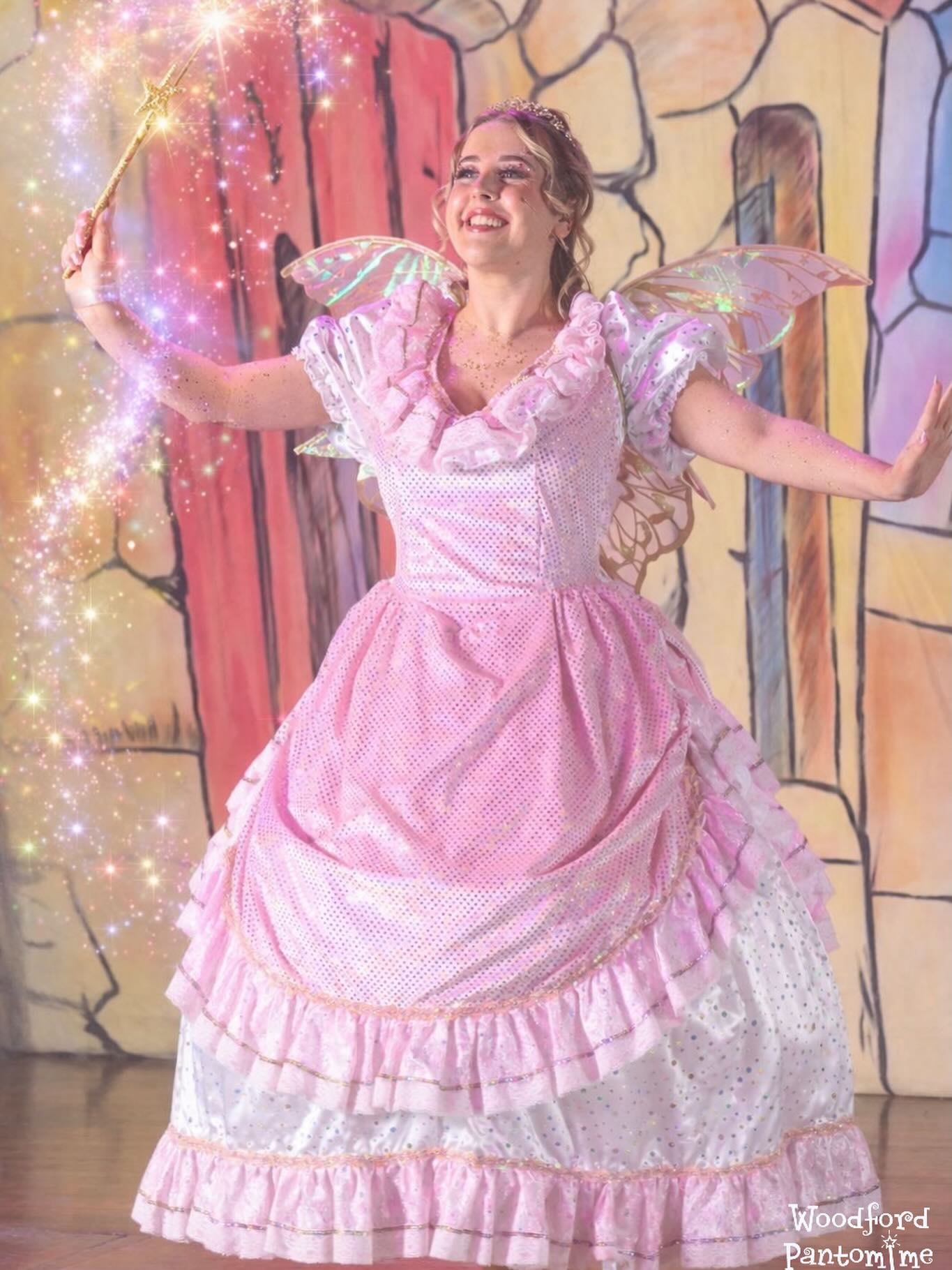 After a week of truly marvellous hard work, our fabulous Fairy has waved her wand and granted us the night off! ✨
So off we trot for a well earned rest, but fear not! We’ll be back at Hawkey Hall on Tuesday evening, bright-eyed and bushy-tailed. Oh yes we will! 🐈⬛
📸 @seaneastphotography
👗 @mollylimpets