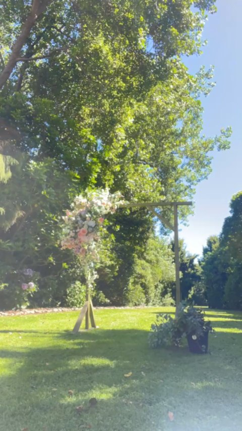 I was very lucky to get to go back to @anamcaragardens to do the wedding florals for a beautiful couple. It was at this gorgeous venue that I did my first wedding almost three years ago.
I loved the colour palette of this wedding with blush pinks, whites and eucalyptus.
I even hand painted many of my pink artificial flowers, to get the right blush pink tone.
Despite the video making it look easy, it was very challenging securing this arch of flowers, on my own, as faux flowers can get quite heavy with all the steel stems.
What a day it was weather-wise. It rained the day before and the day after!!
#meadowandtea #fauxflowersofinstagram #artificialflowersnewzealand #floralarch #weddingsnz