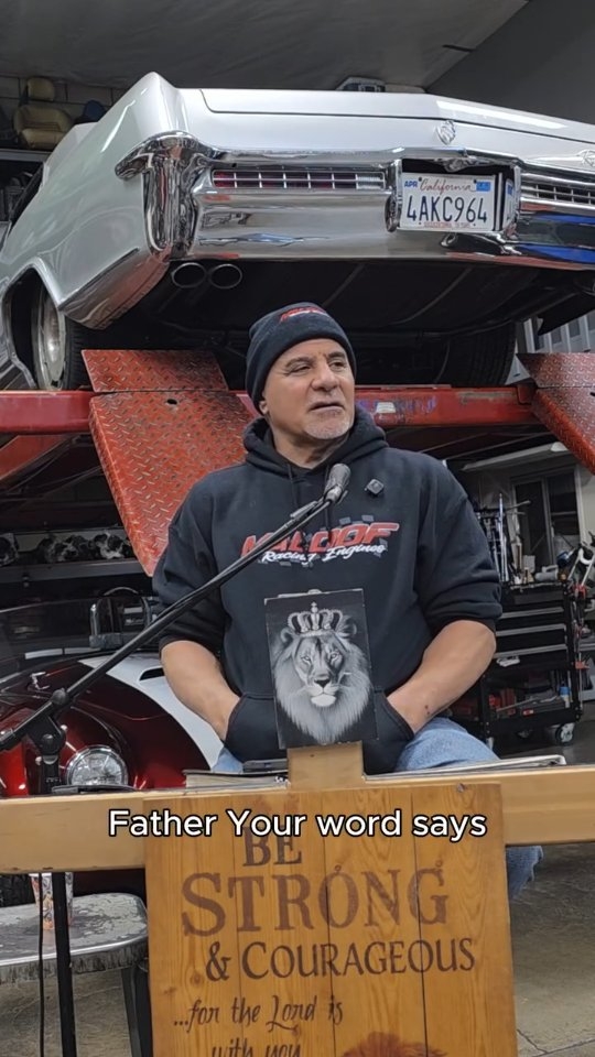 Let's kick off this year by getting rid of what holds us back and embracing a fresh start! The whole year is before us now. Plan on growing to new levels within your spirit, soul and body. 🌟✨
#FreshStart #LetGoAndGrow