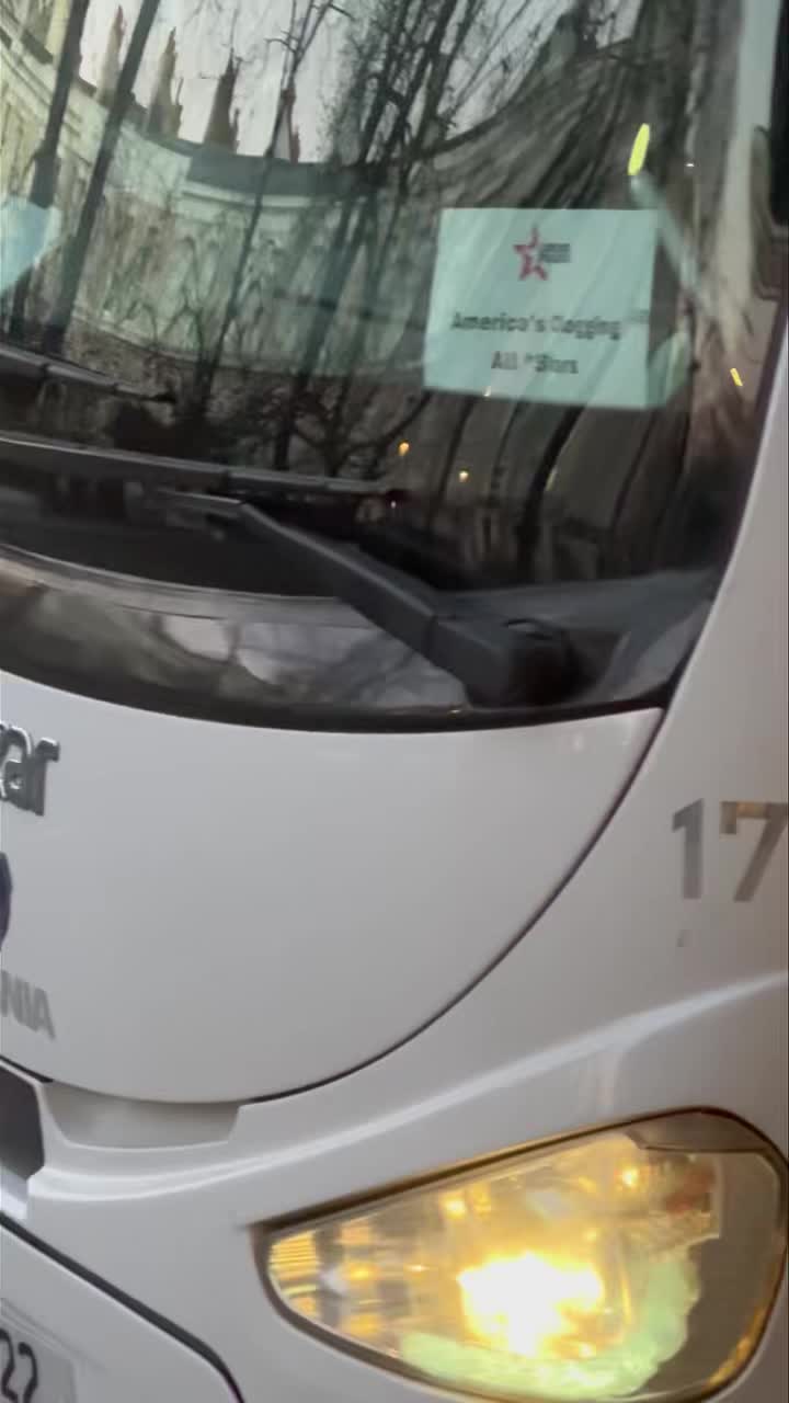 Buses 1-4 are off, some flights already in the air! Flight/bus 5 departing the hotel shortly. It’s been a lovely week in London!