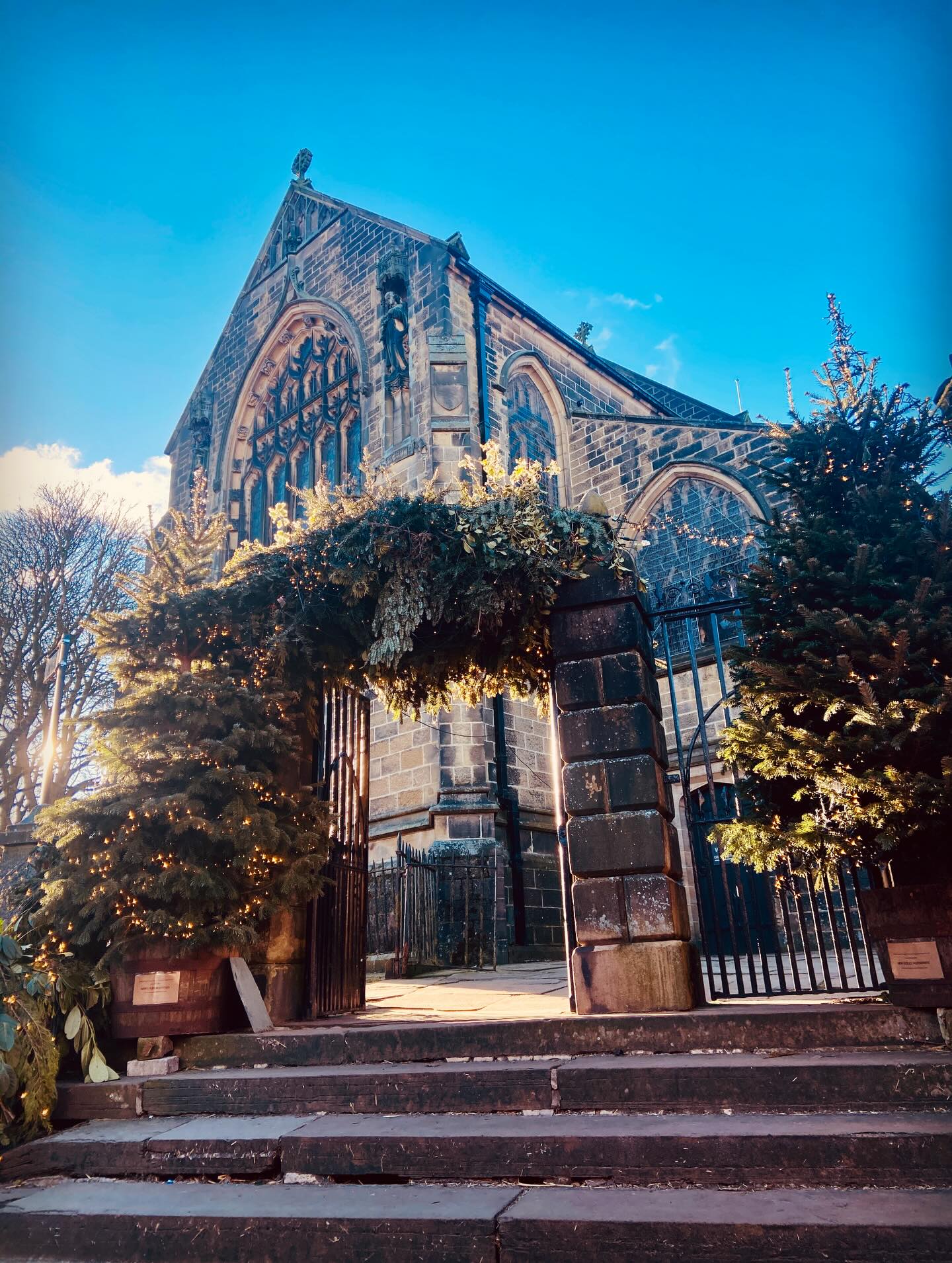 We’ve started our year off with a beautiful crisp walk in #haworth …a sweet little slice of Yorkshire 👌 Our shop is back open today too - all our jewellery is hand crafted in our little studio in the heart of #theyorkshiredales 🌱
Come say hi (link in bio) x