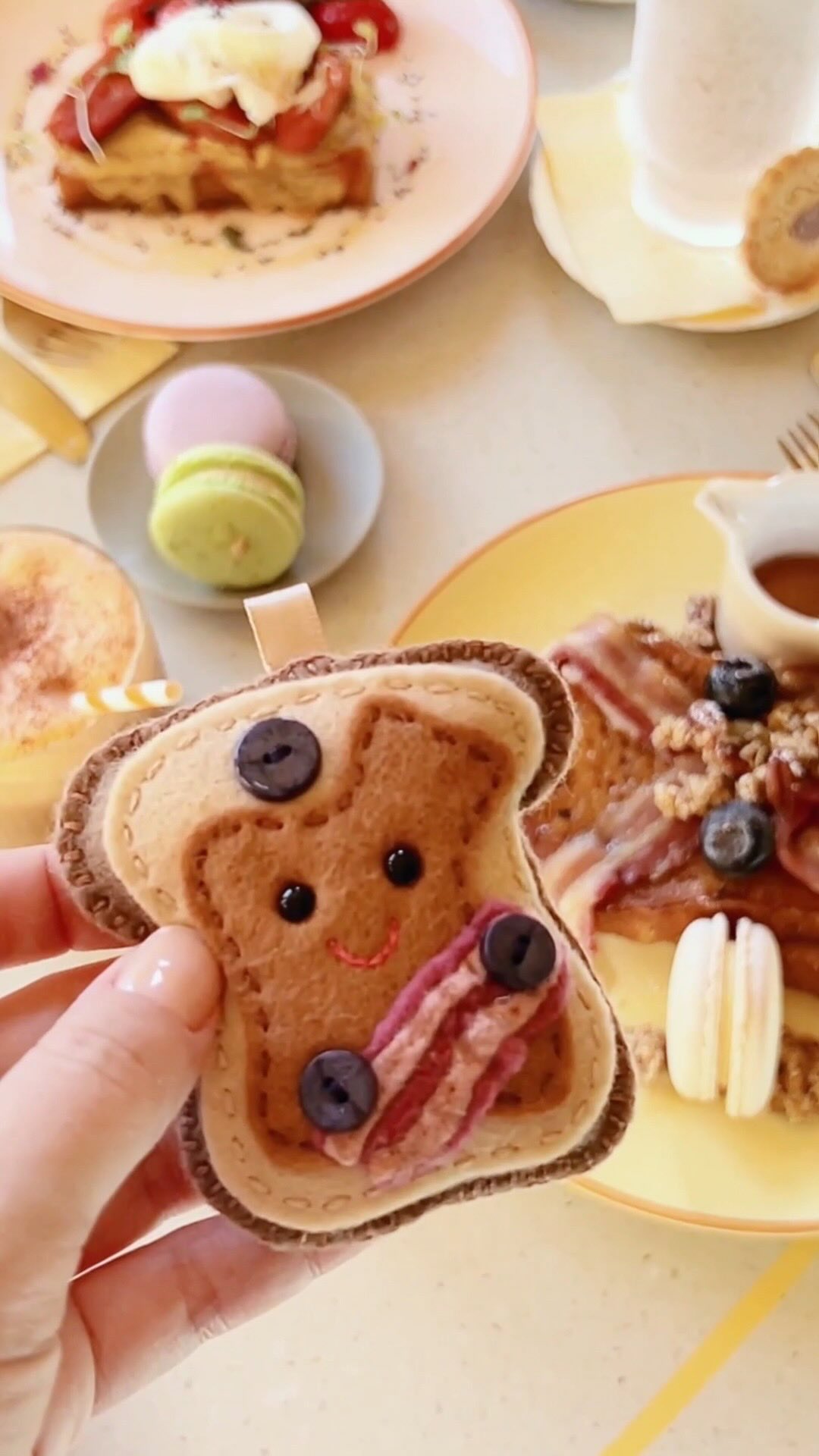 Our bag charms have been selling just as much as the treats!
Pop down for your New Year’s fix, ar agor heddi a fory/open today and tomorrow 🥳
#letthemseecake #emotionalsupportsnacks #newyeargifts #giftideas