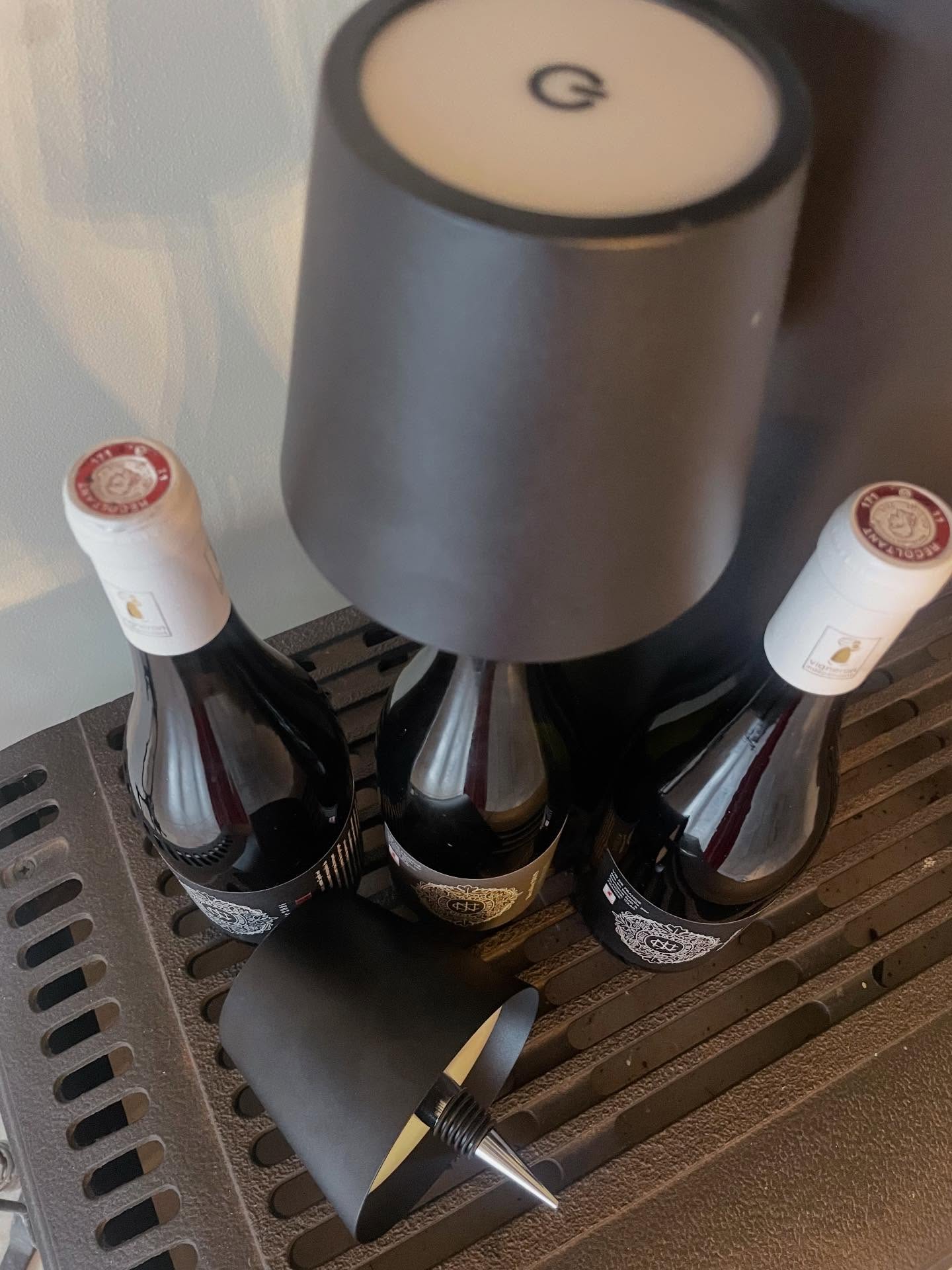 My favourite stocking filler, now put to good use ✨
These rechargeable LED lights sit on top of any bottle — perfect for lighting dining tables and they’ll be amazing in the barn 🤍 They come in warm white or white (go for warm) and are dimmable (3 settings). #domainenjc