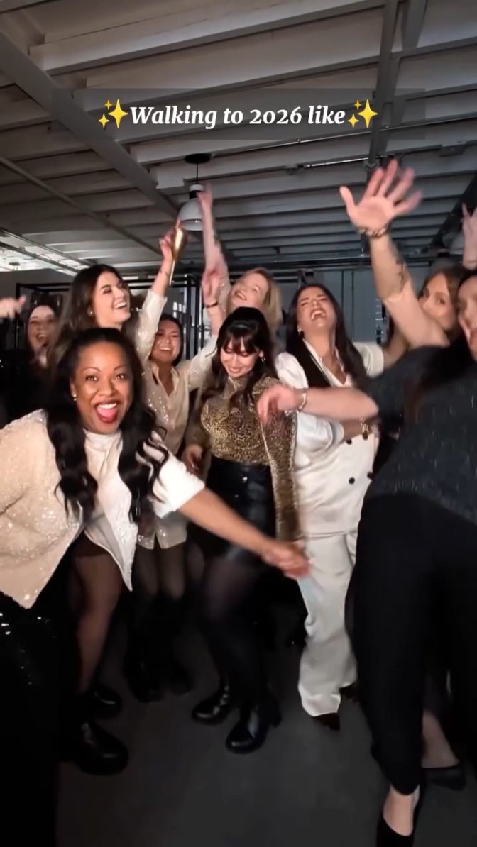 Comment on rentre dans l’année 2026 avec la team ✨
Même énergie ☀️