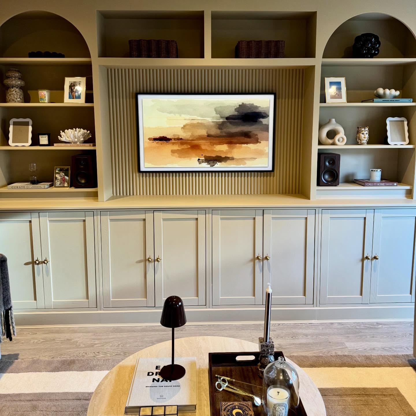 Sometimes soundbars don’t blend seamlessly into a room’s design. When aesthetics matter as much as performance, we can help you explore alternative TV audio solutions that complement your space rather than compete with it.
From discreet in-wall or ceiling speakers to stunning Hi-Fi systems that deliver rich sound, we’ll design an audio setup that suits both your room and your lifestyle.
Looking to create something special this year? The AV Guys are here to help with all your home tech installations — combining great sound, clean design, and expert installation.