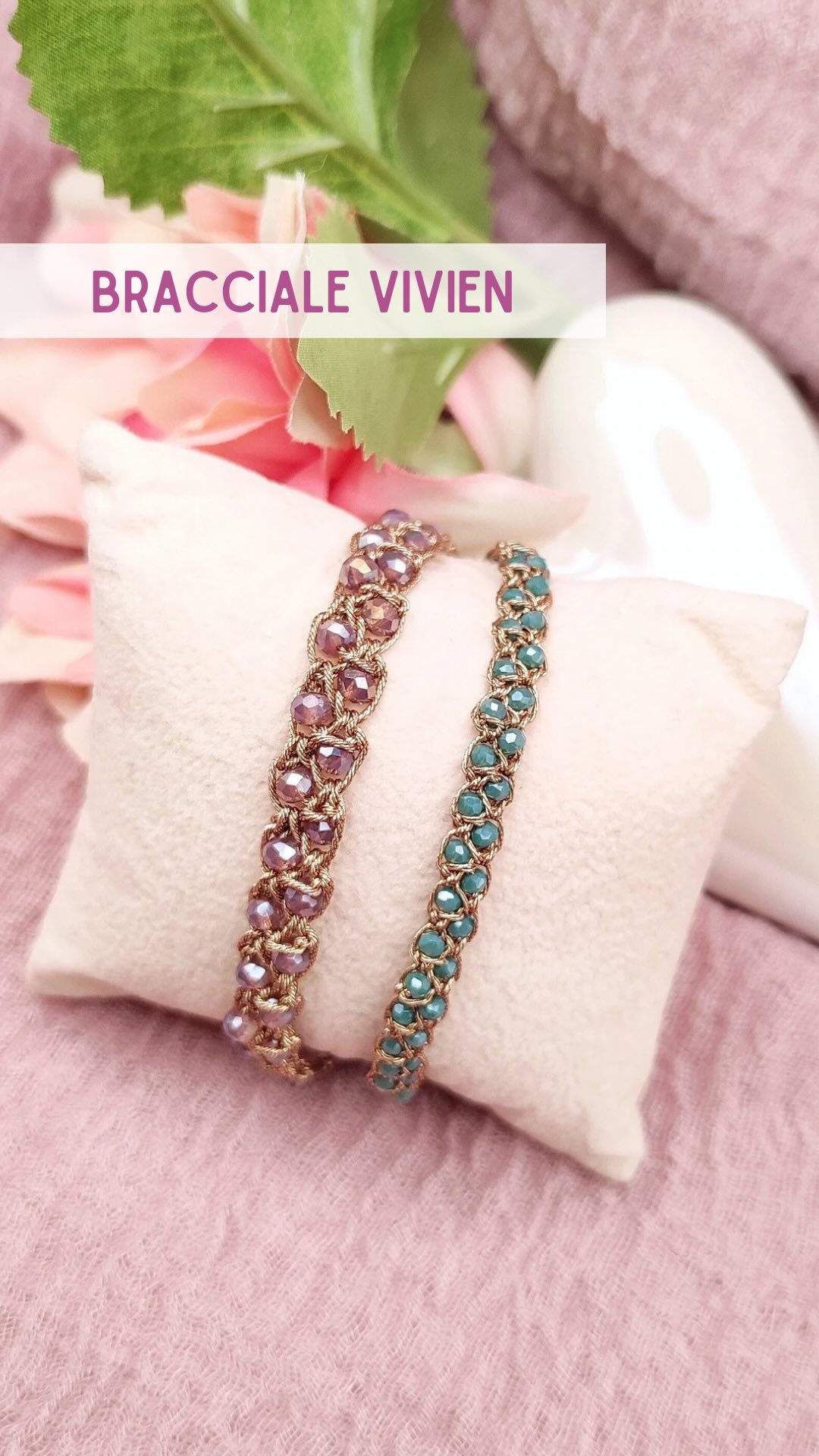 Bracciale VIVIEN (anno 2022)
Potete realizzarlo con qualsiasi tipo di filato @filieforme dovrete adattare il filato ai cristalli scelti.
Nel video i bracciali realizzati sono
▶️ filato Sorrento con cristalli da 2,5 mm
(Per realizzare il bracciale cristalli da 1.00 mm sono la misura più piccola da utilizzare con il filato Sorrento)
▶️ filato Sorrentone con cristalli da 4 mm
(Per realizzare il bracciale i cristalli da 4 mm sono la misura più piccola da utilizzare con il filato Sorrentone)
Tutti i filati sono made @filieforme
Se avete voglia di realizzare il Bracciale VIVIEN inserite i cristalli nel filato che preferite .... e ci vediamo domani!!