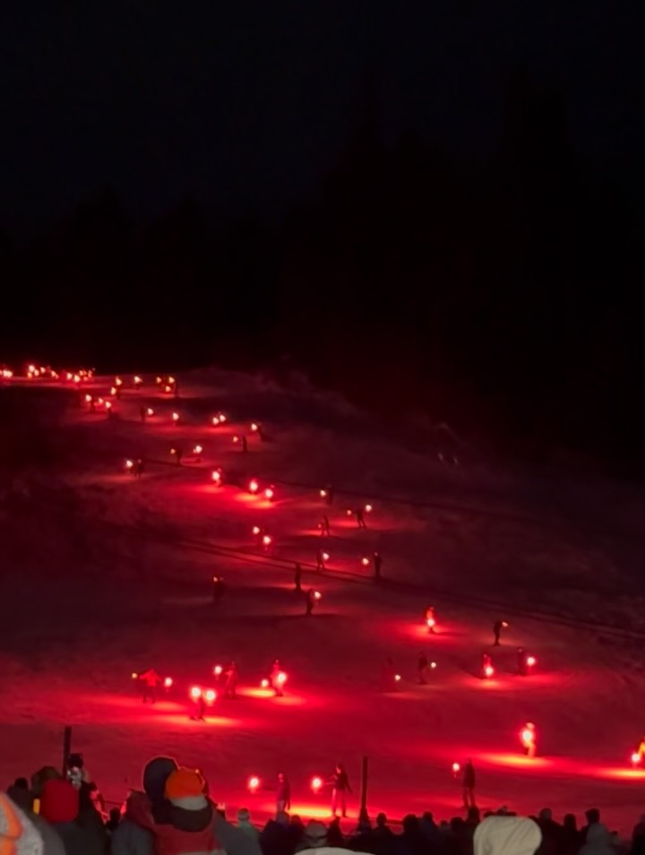 Some fun at Brundage as we wrap up 2025!!
Heading into 2026 - a 10 year, symbolized by the Wheel of Fortune - it’s all about change, momentum, and perfectly timed opportunities. Cycles ending and new ones beginning. So fitting as I complete my final shift to a new location!!
2025 has been an amazing year, so much growth, leasons, and love…all the things….and I’m really excited to see what 2026 has in store.
My word/intention for 2026 is Nourish.
I want to nourish my body, my relationships, my practice, my heart, my community and so much more ❤️❤️❤️ It feels like the perfect cycle to begin as we prepare to step out of the Year of the Snake and into the Year of the Horse 🐍➡️🐎
Sending all of your lots of wishes and love as we move into this next chapter 🪄✨🌈❤️