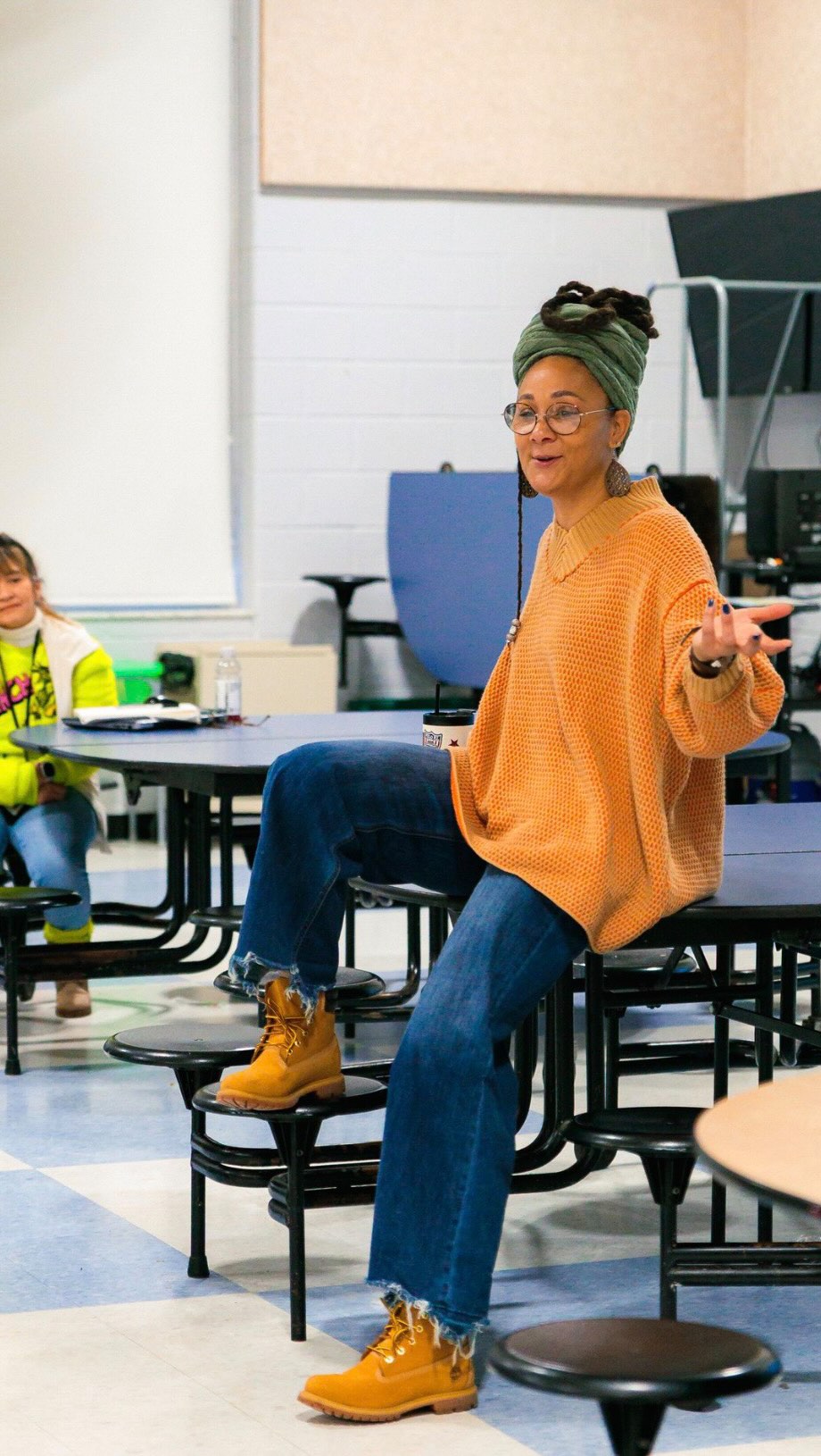 CONSISTENCY.📚
. . .
I give thx for the beautiful staff @ FORD EARLY LEARNING CENTER.
I appreciate your passion… your desire, to see your scholars excel!
. . .
📸 @igmikai
#MamaSōl
#BeConsistent
#LoveConsistently
#ConsistencyBuildsTrust
#ProfessionalDevelopment