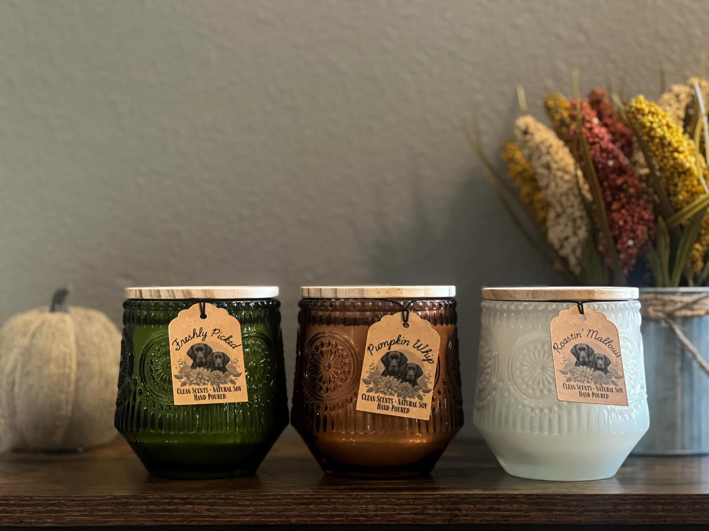 Last call for fall 🍂
These remaining fall scents are discounted and won’t be restocked!
🤎 Pumpkin Whip — cozy, sweet, and spiced
💚 Freshly Picked — crisp apple goodness
🤍 Roastin’ Mallows — fireside warmth in a jar
All three scents are 26% off at pupsnblooms.com (clickable link in my profile).
🤎💚🤍
10.5oz candles $19.24 | 3.5oz wax melts $5.92