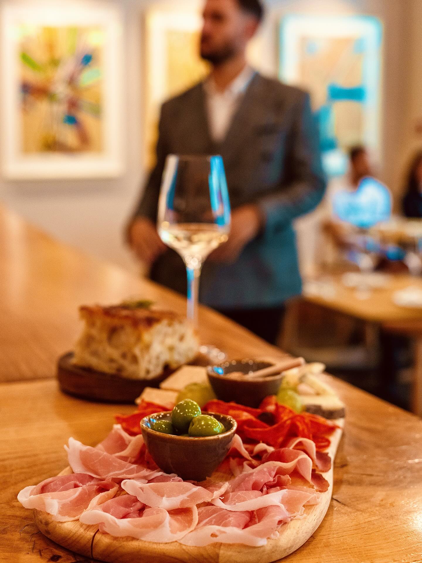 As we welcome the New Year, we would like to wish all our guests, friends and team members a very happy, healthy and joyful year ahead ✨
Thank you to all our wonderful guests and our dedicated team for being part of the Dalla Terra family. We are always here to welcome you and to offer you the very best Italian food, carefully selected wines and warm hospitality.
Here’s to good health, great food and many more memories together in the year ahead 🥂
Happy New Year from all of us at Dalla Terra 🤍
📷 @tomcyagency
#CoventGarden #WestEndLondon #ChristmasInLondon #LondonEats #dallaterrawine