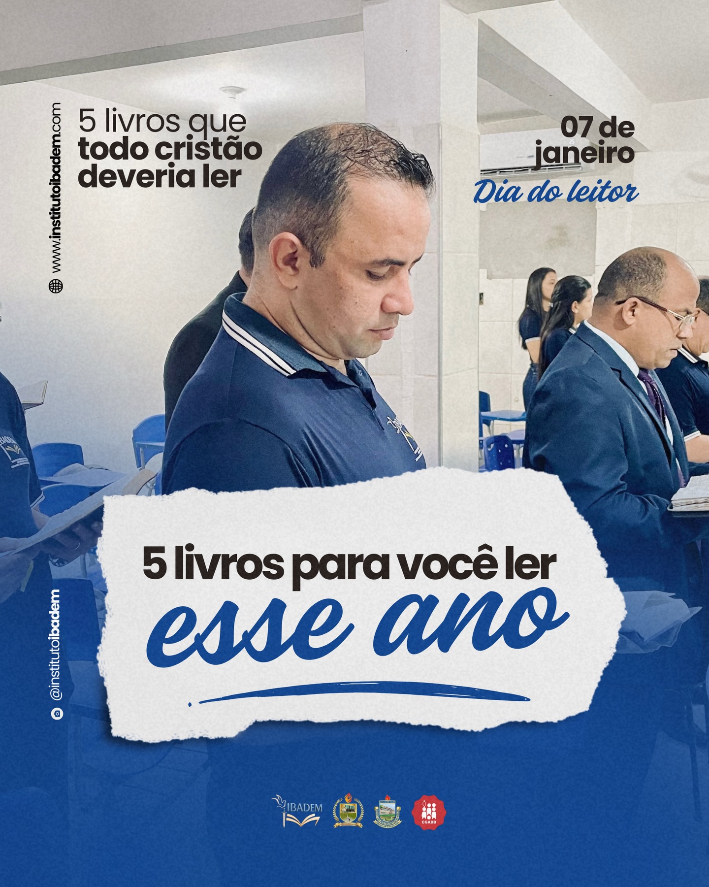 Você já sabe que dia é hoje?! Sim, dia do leitor 📚
Feliz é aquele lê e guarda a Palavra de Deus, se você é um desses, hoje é seu dia!
Mas além da tão importante leitura Bíblica, é imprescindível que o cristão leia outros matérias a fim de enriquecer e aprofundar-se no Estudo Bíblico, na história da Igreja e na Cosmovisão cristã.
Dito isso, separamos 5 indicações de leitura para você incluir nos seus lidos de 2026. Ah, e deixamos o link de cada um deles nos stories.
Você já leu algum desse? Recomenda mais algum? Deixe nos comentários 👇🏼