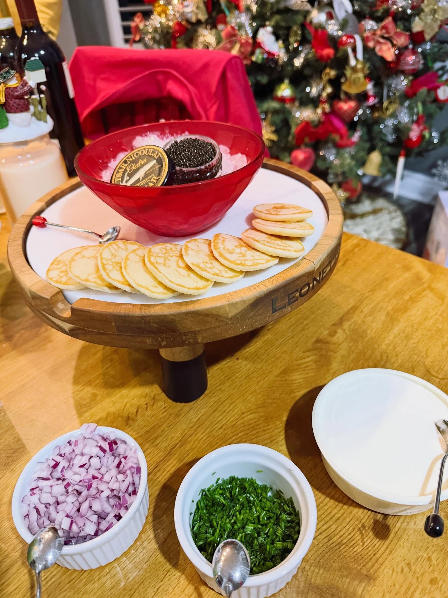 Happy New Year! 🥳 We wrapped up 2025 with incredible food and great company 🤗 I know 2026 will bring both challenges and joyful moments, so my goal is to stay present and practice gratitude for all the good along the way ✨