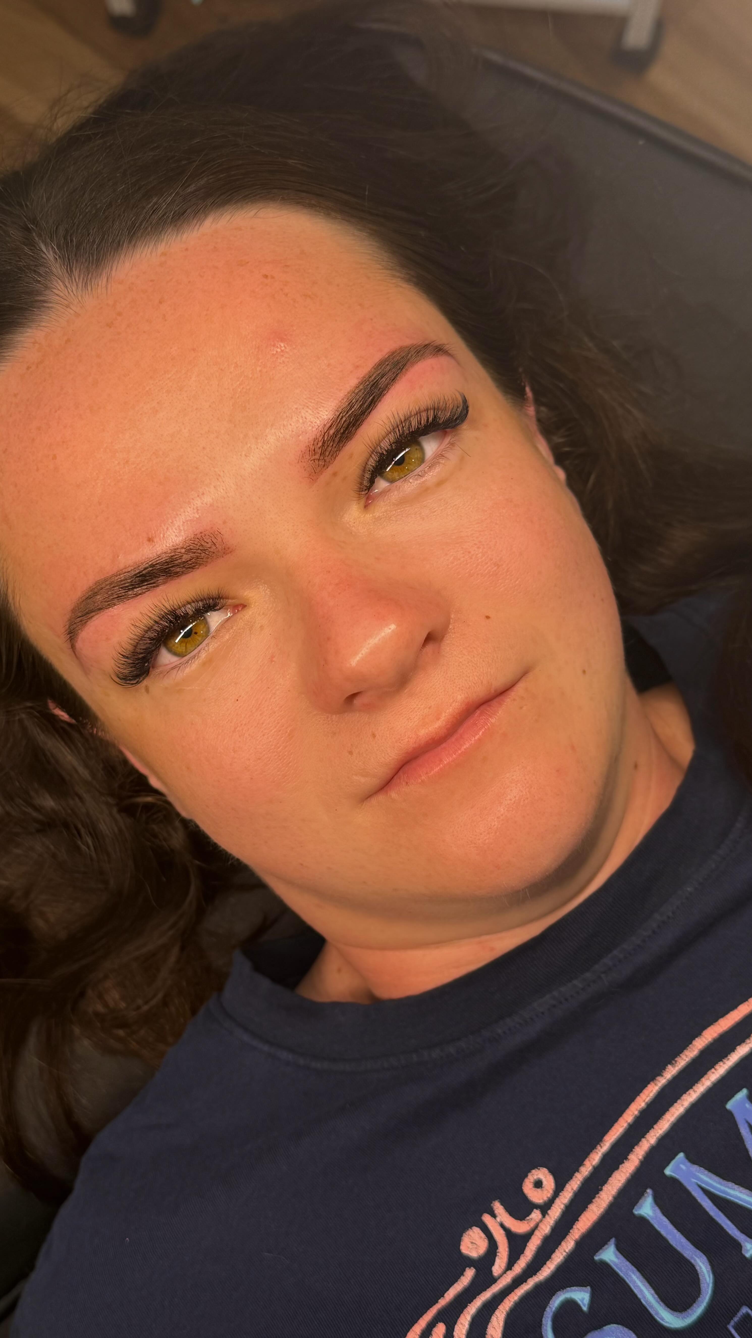 Back into the swing of things 🤍
Creating soft, natural powder brows - my favourite kind.
If you’re new here, welcome.
I’m all about results that enhance your features without ever looking overdone.
What’s something you’ve been considering lately?
Powder brows, skin treatments, or a product routine reset? 👇
📲 ONLINE BOOKINGS 🔗 IN BIO
www.containedbeauty.com.au
💙 AFTERPAY AVAILABLE