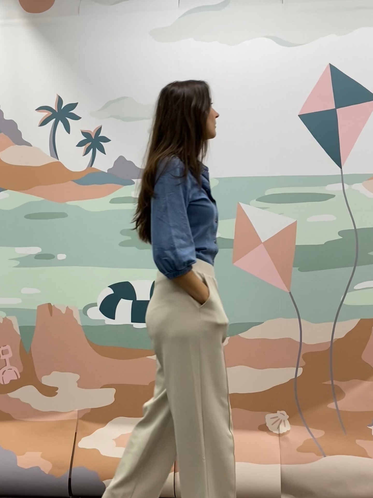 As we tiptoe into the New Year 🎉 thank you for all your love and support in 2025 💛
In 2026, we’ll be here with endless wallpaper designs for grown-ups and for the little dreamers 🐻🌈
Happy New Year from all of us! ✨