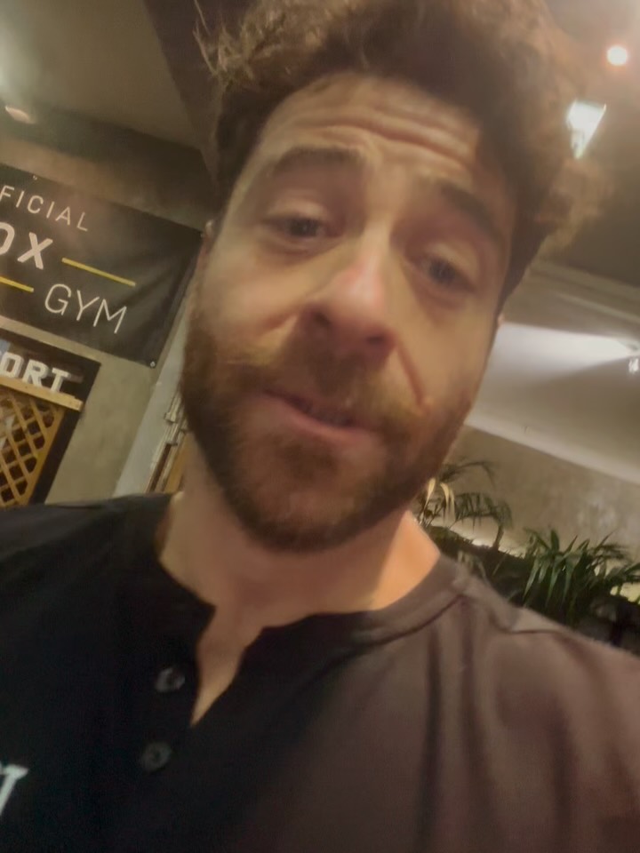 2025 → 2026
One chapter closes. A new one begins.
And we’re ready for every story we’ll write together.
Looking back at the moments, the sweat, the growth —
not even 20 photos could capture what really happened at B-SPORT.
From the heart: thank you for your energy, your trust, and your commitment.
You made 2025 special.
In 2026, we go even further.
Same values. Stronger mindset.
An even bigger, more united B-SPORT team.
Come as you are.
Get strong with us.
Live the All-Style B-SPORT Lifestyle. 💪🔥