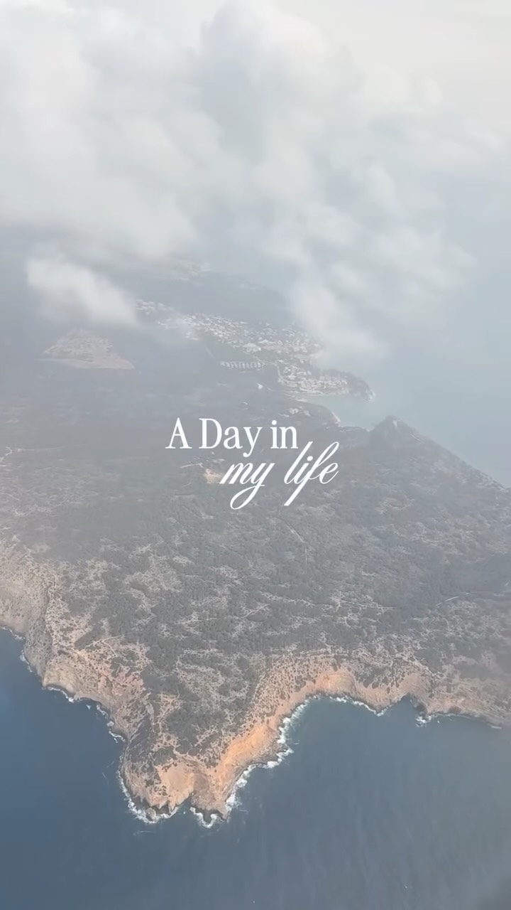 9 sec as a Destination Weddingplanner life
Du möchtest im europäischen Ausland heiraten, dann sieht deine Destination Planung mit mir genau so aus !
Nachdem wir die Location und Dienstleister gefunden haben, vereinbaren wir einen Termin für das Probeessen und den Probetisch mit der Dekoration.
Auf Wunsch begleite ich euch, halte Erinnerungen fest und stehe euch jederzeit beratend zur Seite, damit sich auch diese Termine für euch leicht und locker anfühlen. Ich kalkuliere, messe ab, berate, während ihr die Tage in vollen Zügen genießt und einfach nur ja oder nein sagt.
Prost auf viele weitere Hochzeiten mit Euch zusammen 🥂
________________
If you want to get married in another European country, then this is exactly what your destination planning with me will look like!
Once we have found the location and service provider, we will arrange an appointment for the rehearsal dinner and the rehearsal table with the decorations.
If you wish, I can accompany you, capture memories and advise you at any time so that these dates feel easy and relaxed for you. I calculate, measure, advise, while you enjoy the days to the full and simply say yes or no.
Cheers to many more weddings with you 🥂