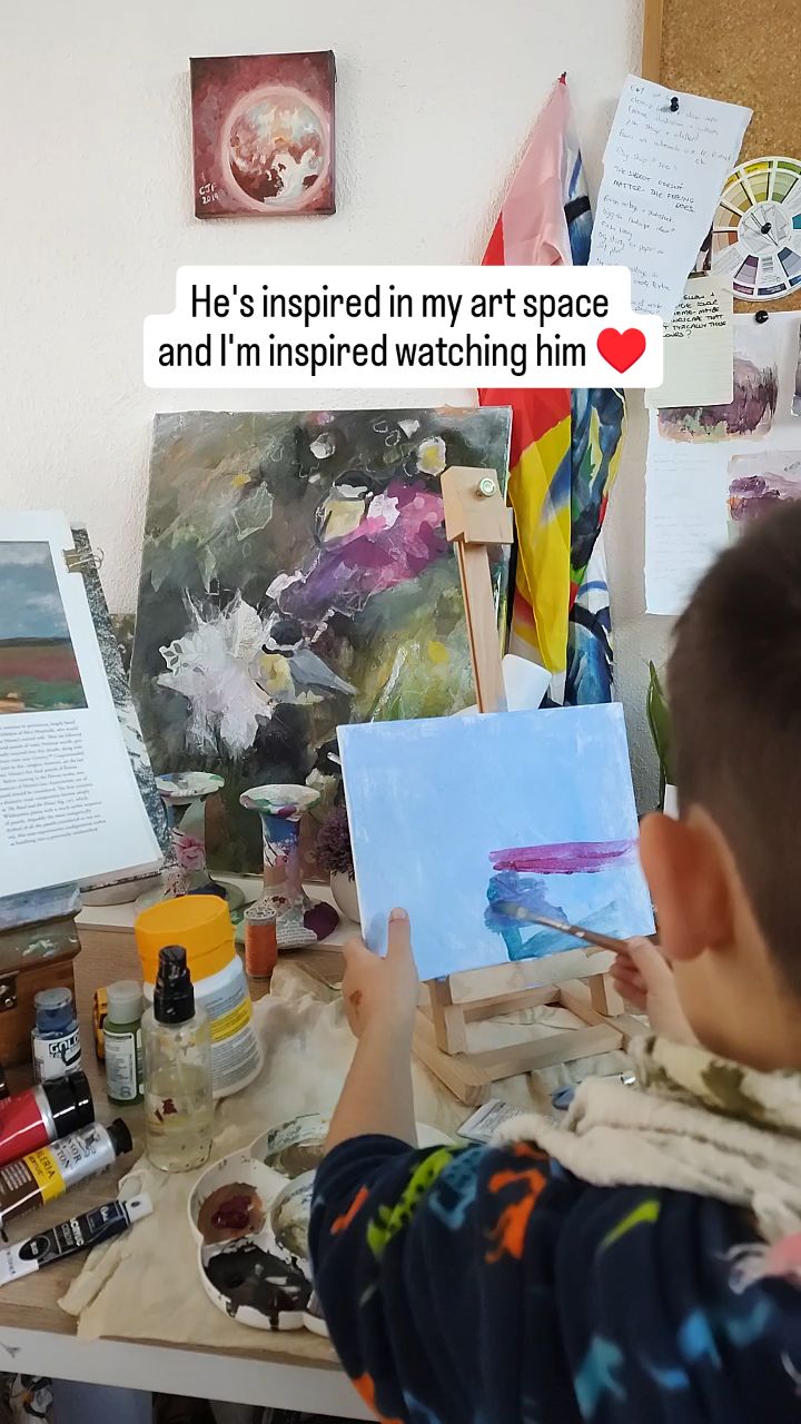 It's not about masterpieces, it's about enjoying the moment. I hope I inspire him as much as he inspires me!
@alfie.paints
Artist studio, artist painting, art with kids, art with children, toddler art,child art, child painting, inspiring children, creative children, creative life, mum artist, mom artist, mum life