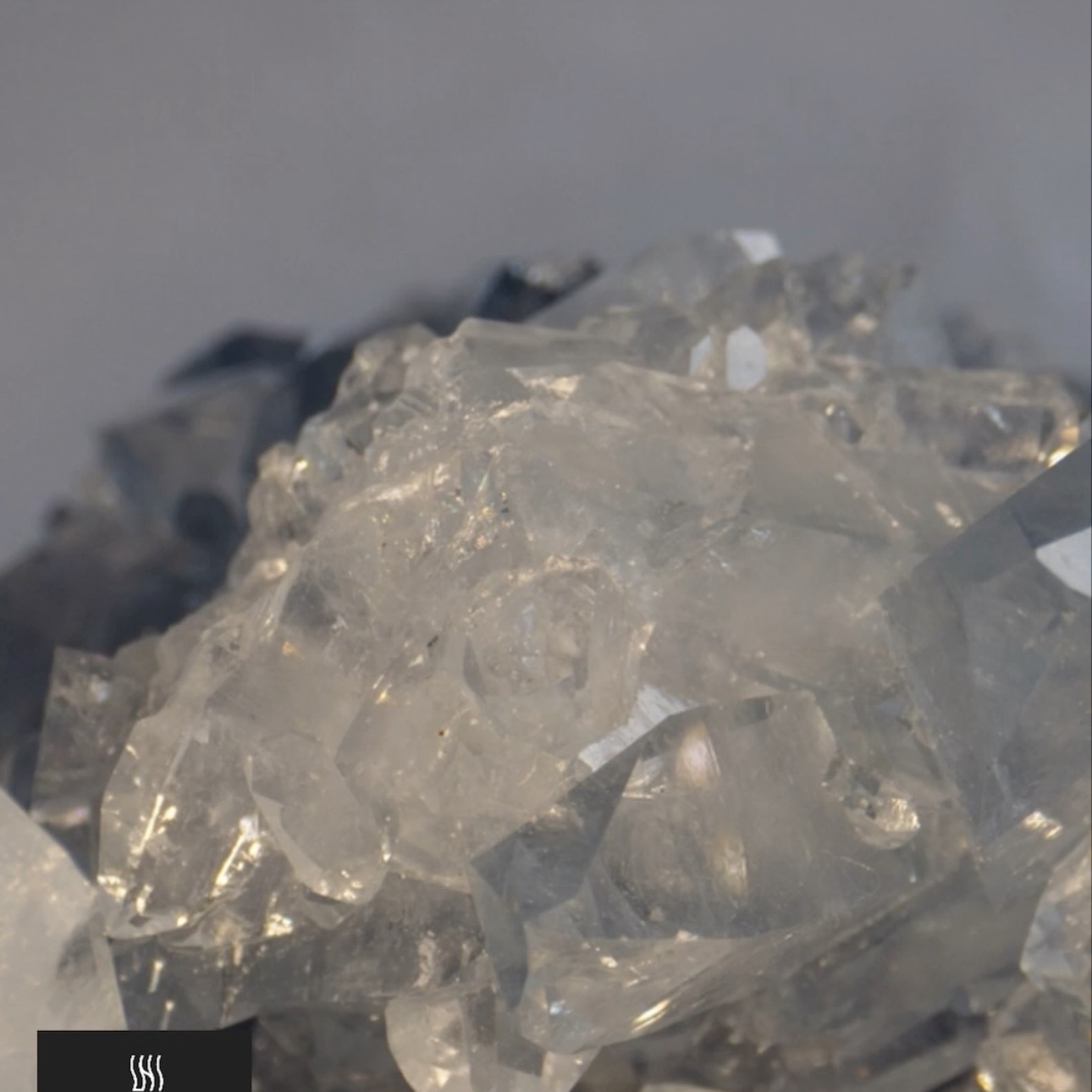 Crystals, warmth and tranquility – a little reminder to choose yourself. 💎✨
Small treasures. Big spa feeling.
For those who like it exclusive – and completely calm.
Krystaller, varme og ro – en liten påminnelse om å velge deg selv. 💎✨
Små skatter. Stor spa-følelse.
For deg som liker det eksklusivt – og helt rolig.
#luksus #premium #velvære #spa #wellness egenpleie selfcare glød ro mindfulness krystaller spavibes luksusihverdagen gavekort booking