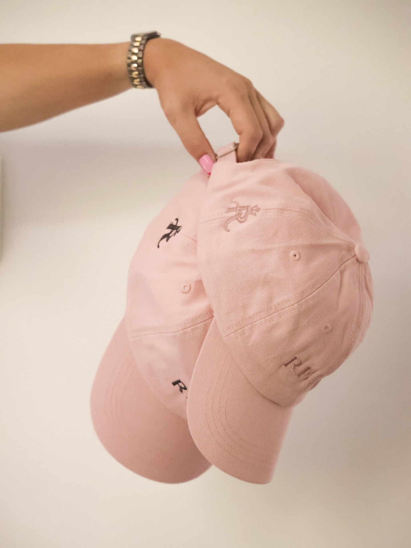 Not for attention.
For women who already have it.
Reine Essential Caps available online NOW 🌸
#equestrianlife #pinklover #luxuryriding #reineatelier