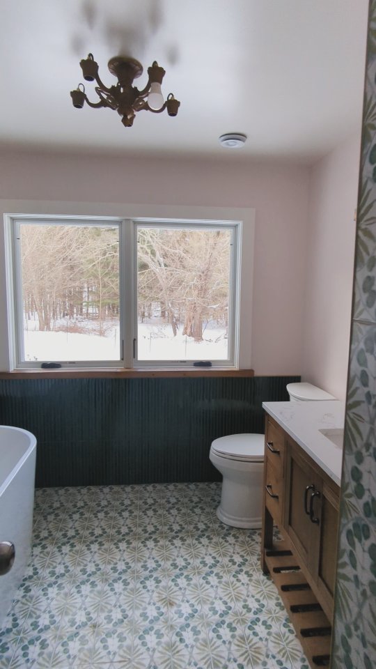 A cute little rewind of this sweet bathroom reno! Construction completed just in time for the new year and ready for the finishing touches. ✨Let's travel back to how it started... What are your home improvement goals for 2026? Let's make them happen!
#interiordesign
#bathroomdesign
#patterntiles
#regency