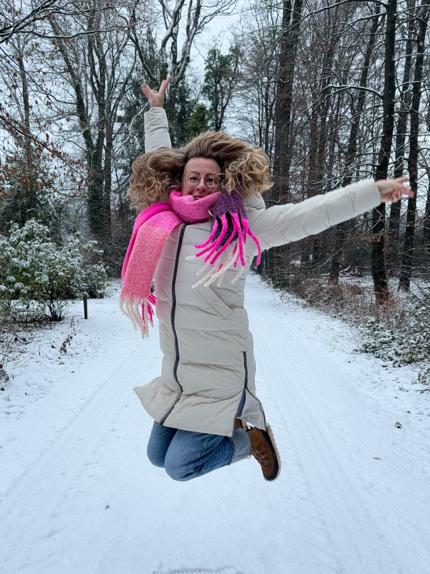 It’s my birthday! 🥳 3️⃣7️⃣
Springend. Lachend. Levend. 💫
Meer heb ik vandaag niet nodig! 🍰