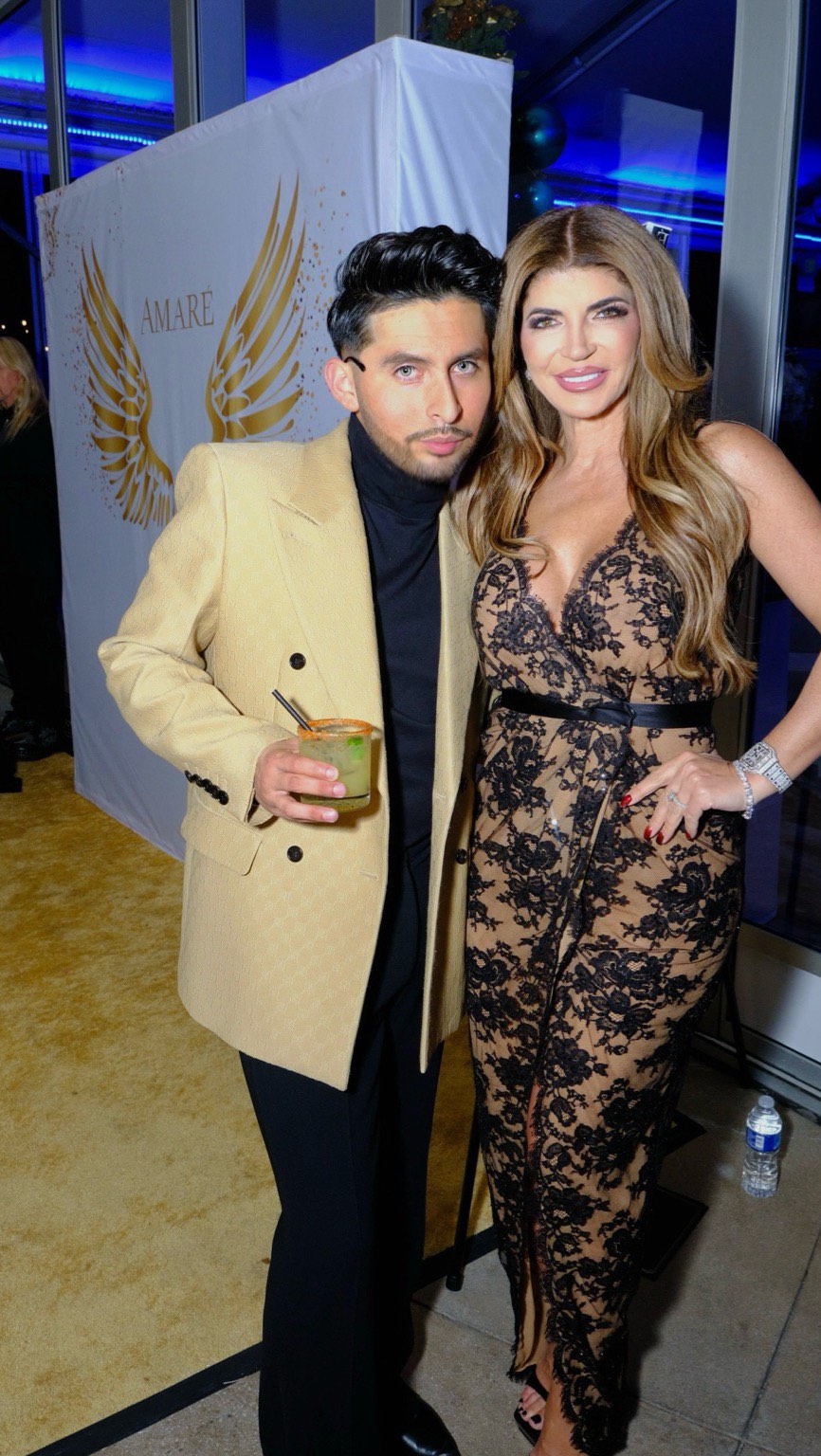 Thank you so much @amaremagazine for putting together this beautiful amazing event hosted by @george_rojas_ ✨
Thank you to our celebrity cover stars
@katie.ginella @oscardelahoya @goldenboyboxing @mariolopez
@courtneym_lopez and such an honor to be able to style these beautiful clients
@natalieevamarie @teresagiudice @betzabewintermute @oc_adyhill
It’s always a pleasure dressing you guys for the event 🖤
Thank you so much for my amazing team who work so hard to help me achieve and put these looks together. Truly a dream team 🙌🏼💪🏼