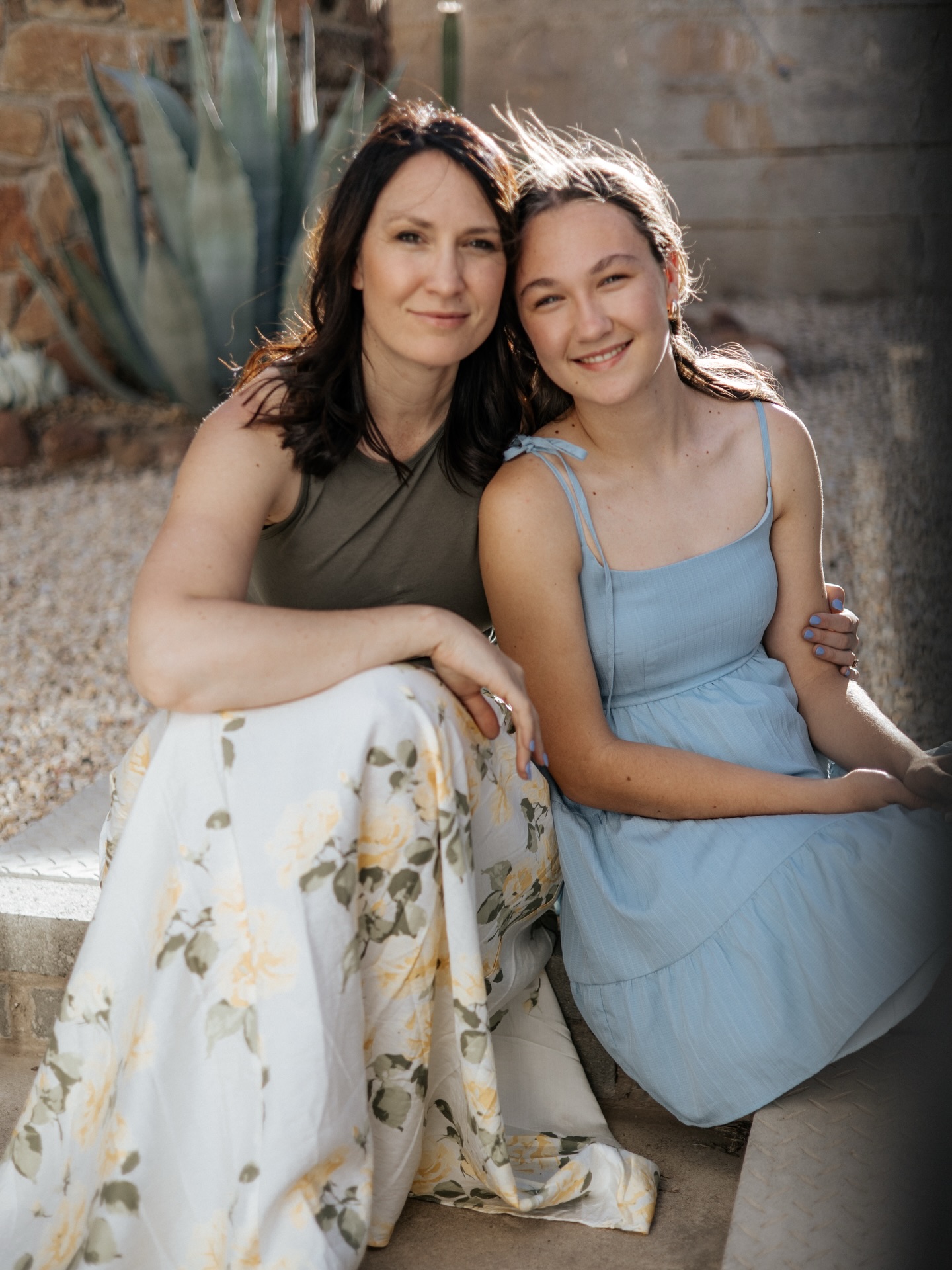 HELLO 2026
Yesterday I dusted off my computer and slowly but surely got back to kicking another year off!
We had a wonderful rested holiday season, and although I still did a few sessions here and there, it was great to take in the moment, travel, eat ice cream & birthday cake (don’t worry, my birthday is only end of this month), take mid day siestas and just enjoying every minute of spending time with loved ones.
So here’s a little December throwback to when we stopped over in Nieu Bethesda for a 2 night stay before settling in Jbay.
It was fun… and it gave me the rest I needed to be the best I can be in 2026!
Here we go!!