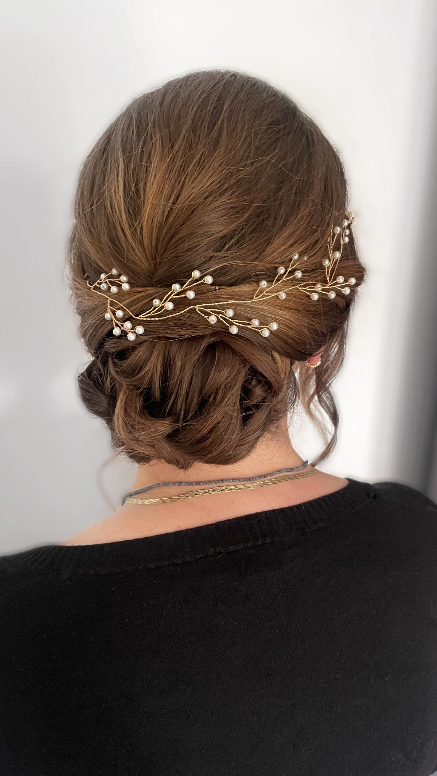 From all angles, lovely Jenny got married @rumbolds_weddings this autumn. 🍂
Loved her hair and makeup picks ❤️
#bridalhairinspo #hairbyme #weddinghair #bridalhairstyle #hairinspo #bridehairinspo #messybun #updo #bridalupdo #weddingupdo #surreyweddingsuppliers