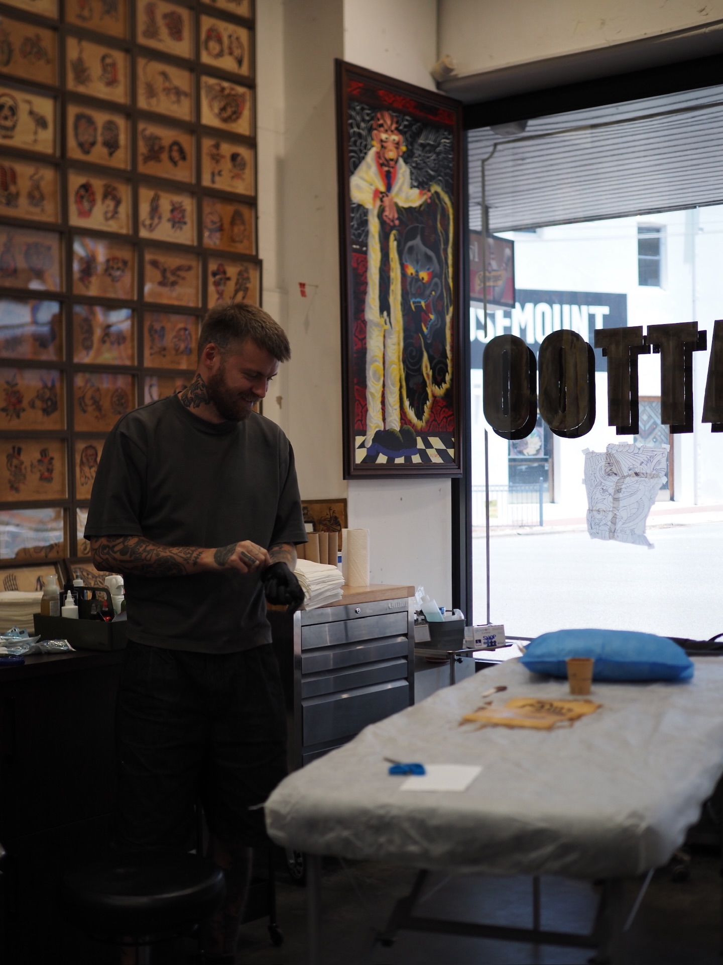 Happy Birthday Marcus! Thank you for always bringing a smile into the studio @norrildtattoo 🎂
.
.
.
.
.
.
.
.
.
.
.
.
#perthtattoo #traditionaltattoo #birthday #tattoostudio