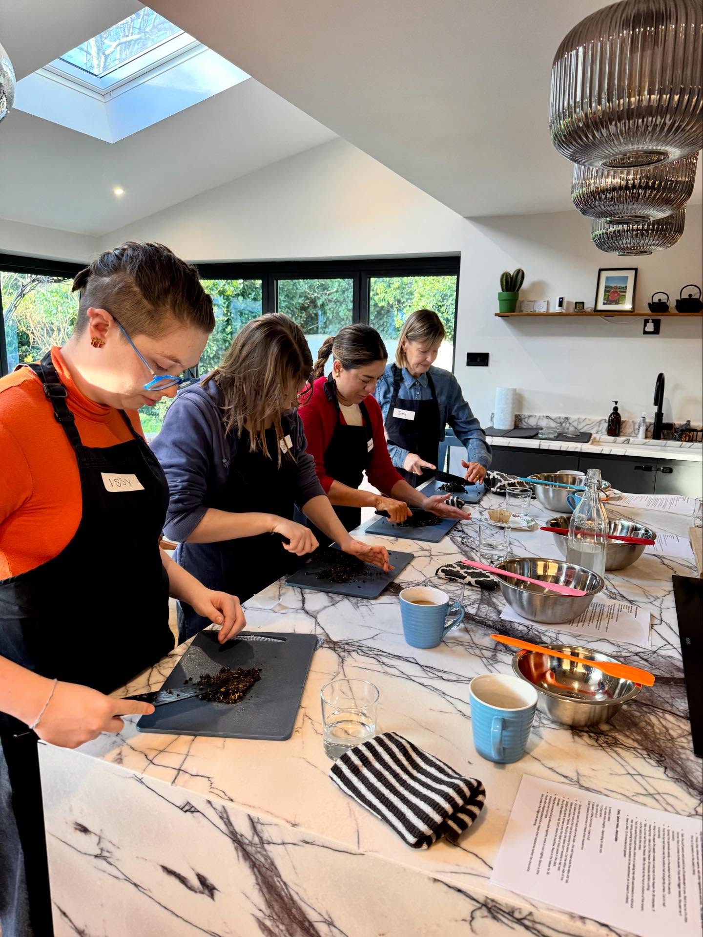 A few snaps from our Christmas Canapés course. We made..
🥕Homemade cracker, pickled carrot, 'cream cheese', caper and dill
🫒Black olive tapenade puff pastry twists
Red chicory, whipped 'feta', maple candied walnuts, pomegranate and mint
🍫 Miso, tahini and chocolate stuffed dates finished with chopped pistachios and goji berries
😋