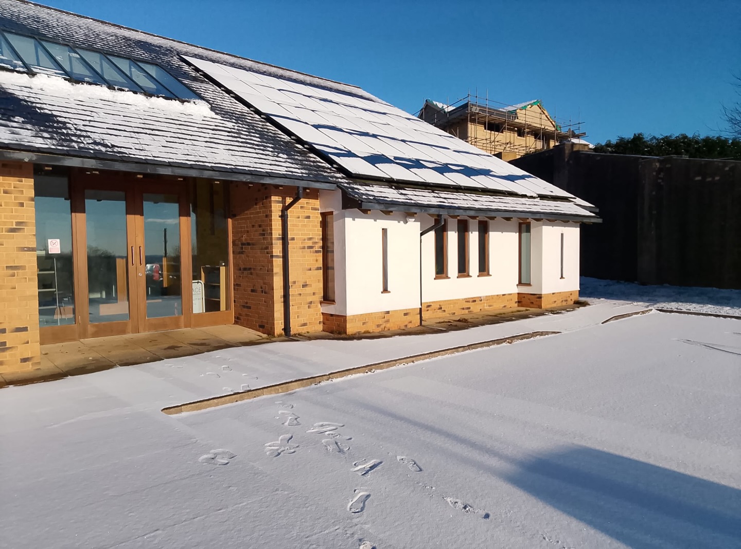 The church building looking all beautiful in the snow ❄️