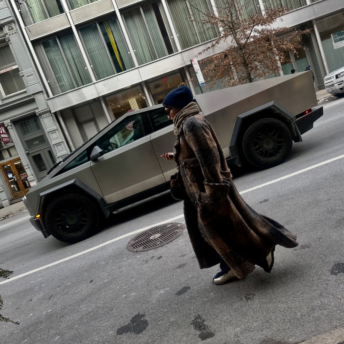 ZEMZEM goes well
with CHANEL .
😎
produced by 💥@judith19
ZZA #BuildingBridges #documentary #HauteCulture